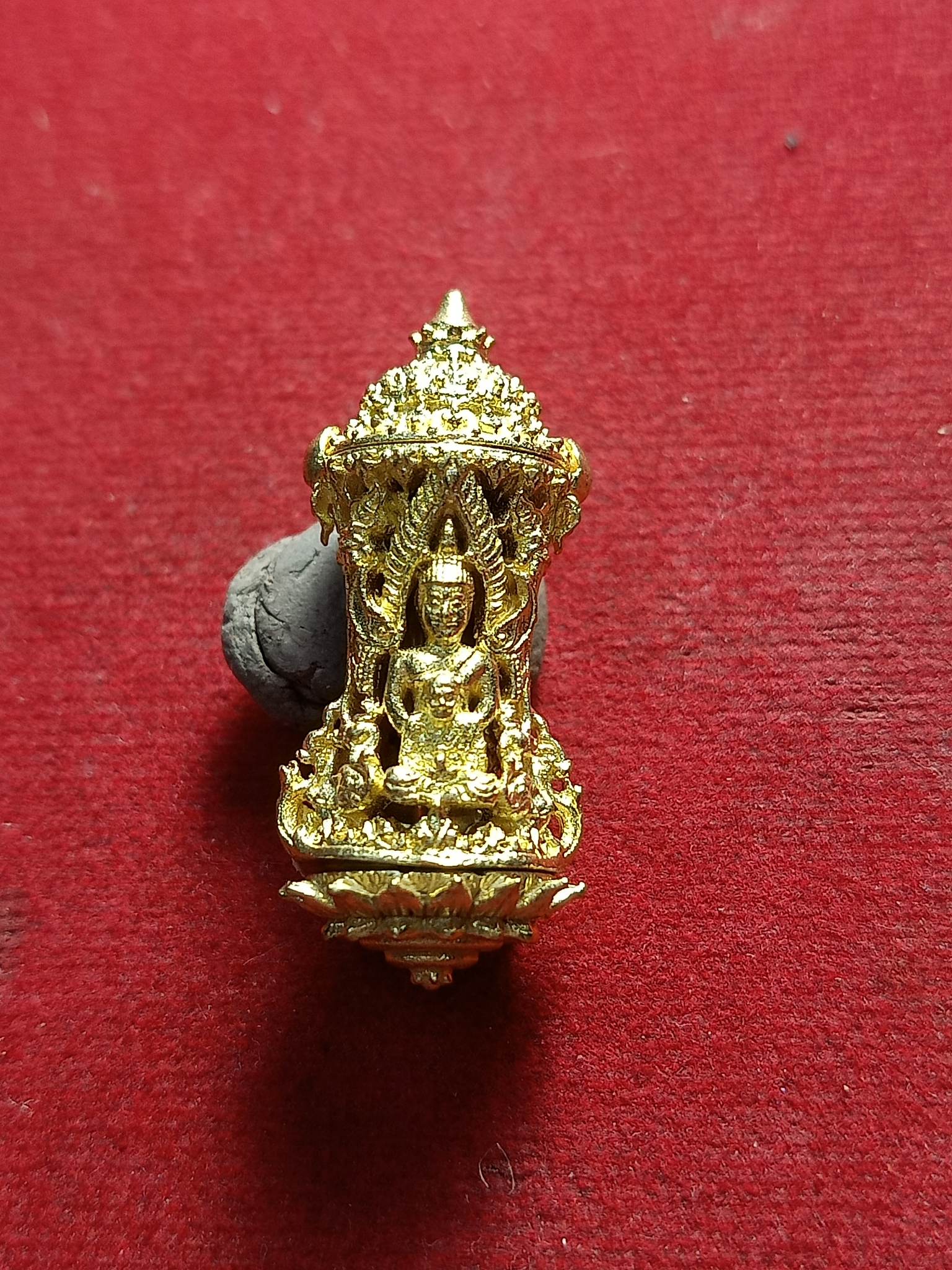 ตะกรุดหล่อโบราณ รุ่นนักรบไทย หลวงพ่อปกรณ์ วัดถ้ำผาแด่น สกลนคร พร้อมกล่อง(SKU-01625)