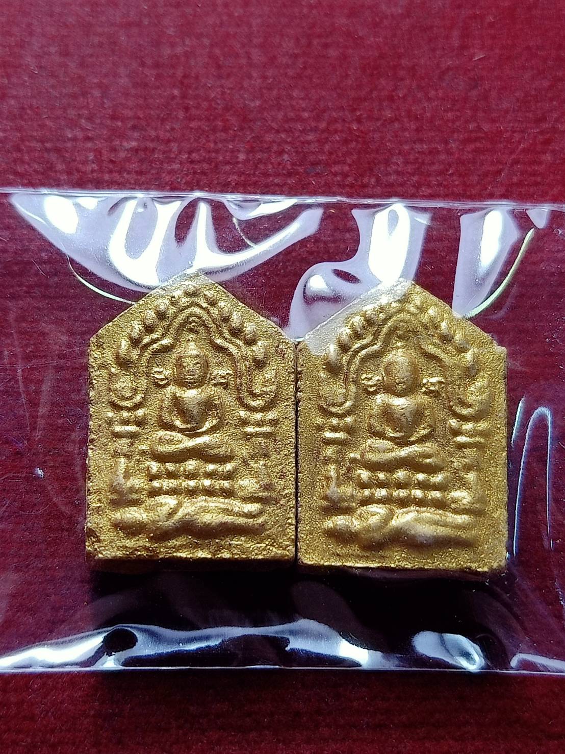 พระขุนแผนหลวงพ่อคูณ พิมพ์เล็ก วัดบ้านไร่ จ.นครราชสีมา ชุด 2 องค์ (SKU-13129)