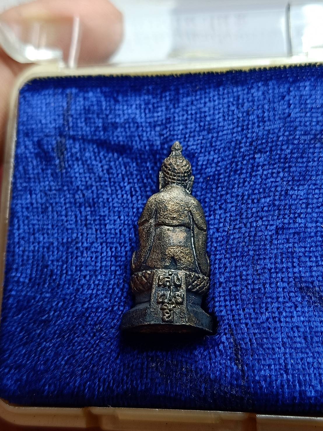 รูปหล่อพระยูไล รุ่น ๑ เนื้อเงิน ท่านเจ้าคุณเย็นเชี้ยว ฉลองวัดมังกรกมลาวาส(เล่งเน่ยยี่) ครบ ๑๓๐ ปี อุดผงไวโรจนฝังตะกรุดมหาลาภ ปี 2544 กรุงเทพ พร้อมกล่อง (SKU-07397)