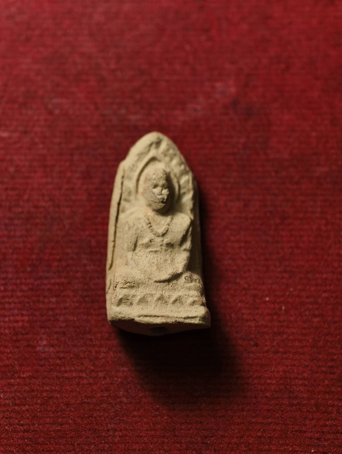 พระผงรูปเหมือน รุ่นแรก (บรรจุเกศา,อุดครั่ง) ครูบาพรหมจักร วัดพระพุทธบาทตากผ้า อ.ป่าซาง จ.ลำพูน (SKU-13755)