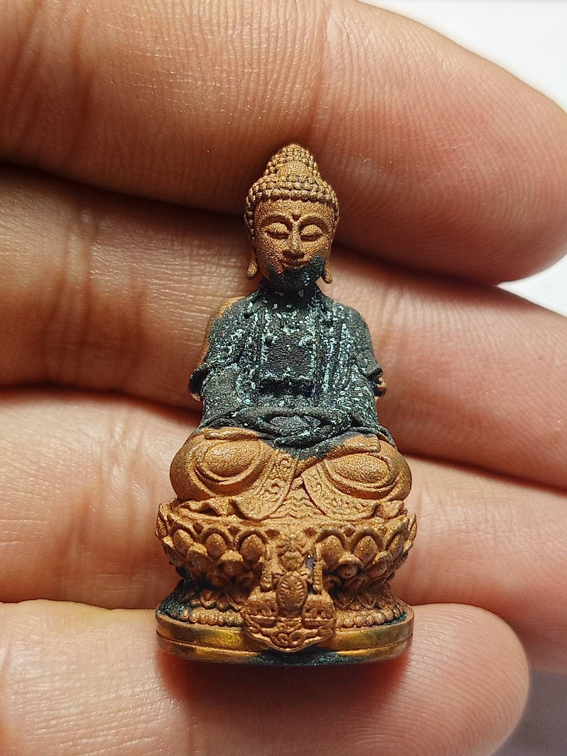 พระกริ่งจีน ต้าเยิ่นถะ กาญจนาภิเษกครองราชย์ 50 ปี พ.ศ.2538 พร้อมกล่องเดิม (SKU-11489)