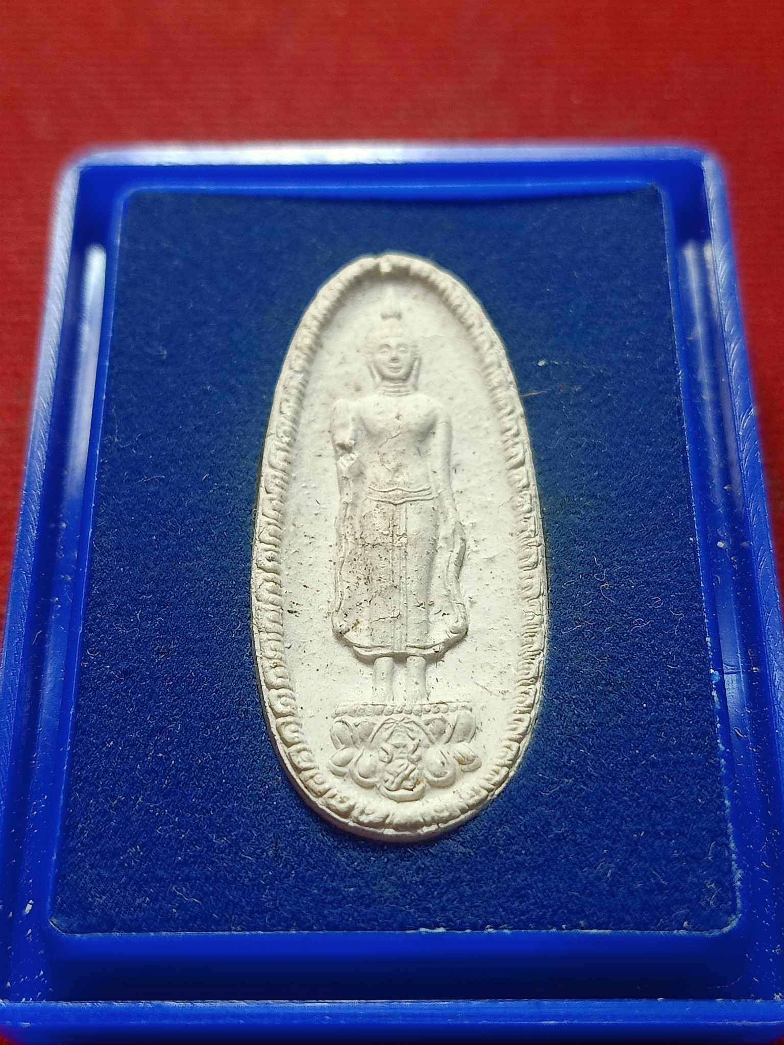 พระพุทธกาญจนพรสยามภูมิ ภปร พระพุทธรูปประจำวันเกิดพระบาทสมเด็จพระเจ้าอยู่หัว สร้างในวโรกาศทรงครองสิริราชสมบัติ 50 ปี39 พร้อมกล่องเดิม (วปอ.)(SKU-02559)