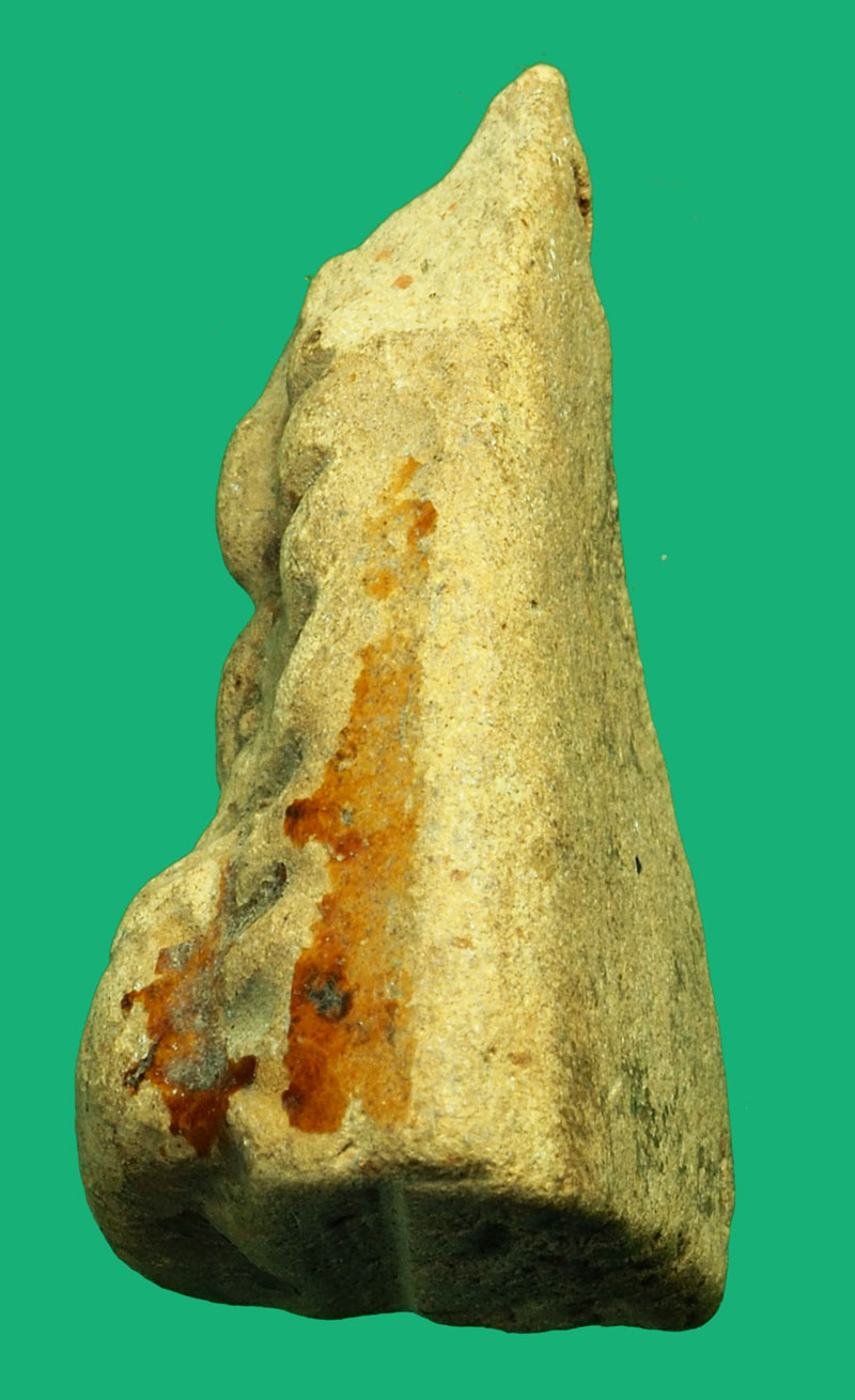 ขายแล้ว*36174 พระเนื้อดิน ตัดเดี่ยว พอมีอายุ ไม่ทราบที่และปีสร้าง 9.1