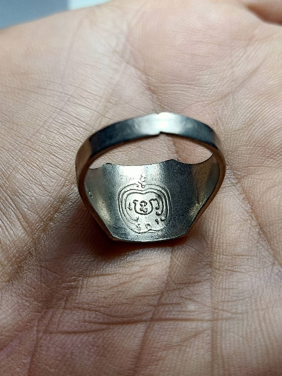 แหวนพรหมสี่หน้า หลวงพ่อมี วัดมารวิชัย จ.อยุธยา (SKU-07982)