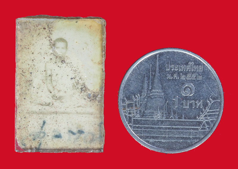 *33454 รูปถ่ายอัดกระจก หลังกระจกหลุด เก่า หลังยันต์จารมือ ไม่ทราบที่และปีสร้าง 4
