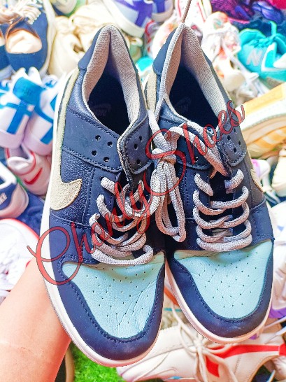 second hand shoes