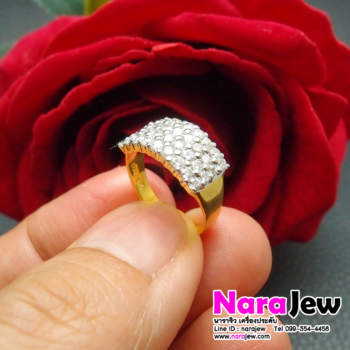 แหวนเพชรแถว 4 แถว นน.เพชรแท้รวม 1.08 กะรัต หน้ากว้างใส่สวย เพชรเล่นไฟวิ้ง