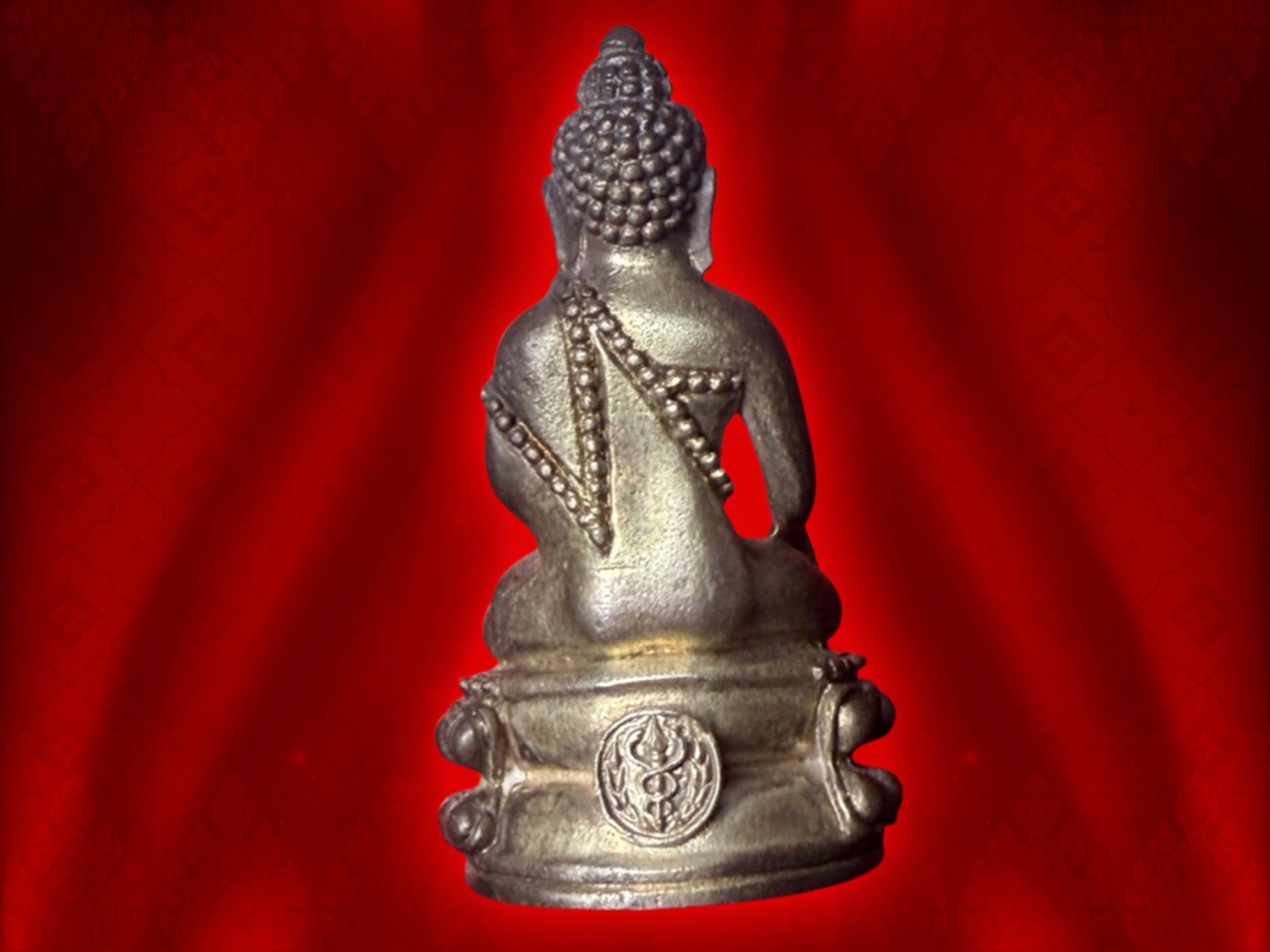 พระกริ่งคุ้มเกล้า (คุ้มเกล้ามหามงคล) ภปร. ปี 2524 พิธีใหญ่ เนื้อเงิน หายากสุดๆ ที่มีมาพร้อมกล่องแบบนี้ครับ กริ่งดังฟังชัด งามสุดๆ ในหลวง ร.๙ ทรงเททอง สมเด็จพระสังฆราชเจ้า กรมหลวงวชิรญาณสังวร (เจริญ สุวัฑฒโน) วัดบวรนิเวศวิหาร พระเกจิคณาจารย์และพระวิปัสสนาจ