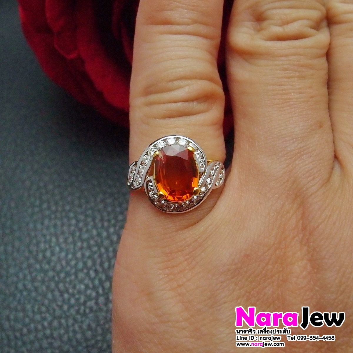 แหวนบุษราคัม บางกะจะ สีน้ำโขง 3 กะรัต ล้อมเพชรแท้ พร้อมใบเซอร์สถาบัน SGL