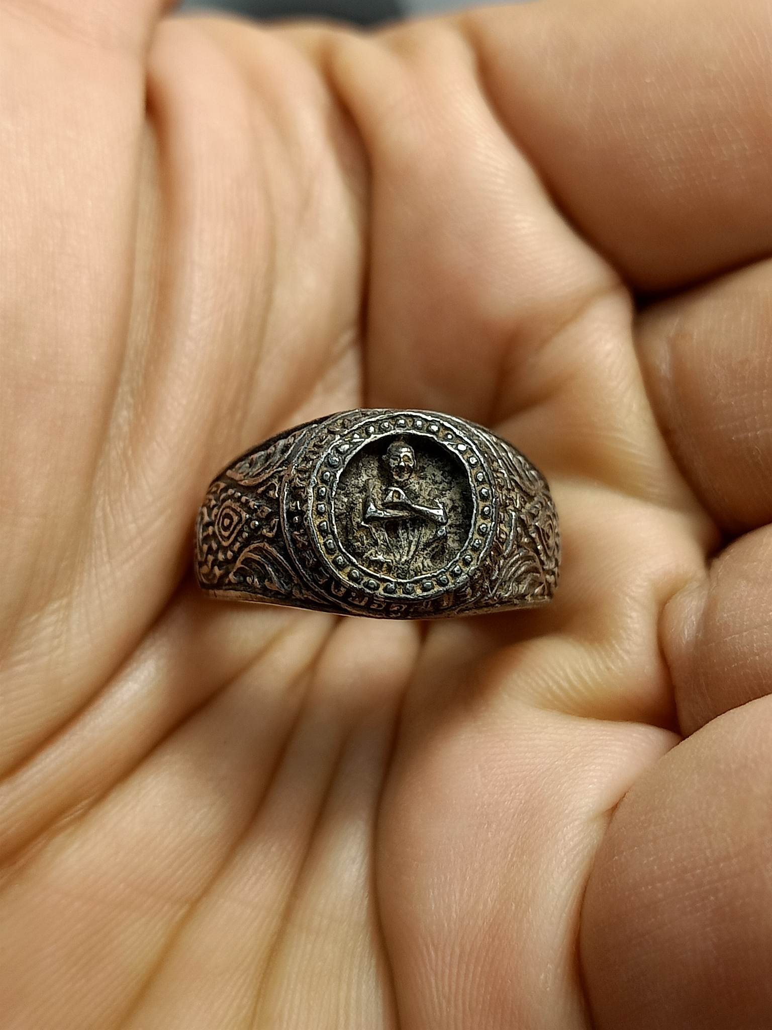 แหวนหลวงพ่อคูณ เนื้อเงิน ปี37 วัดบ้านไร่ โครา่ช (SKU-00592)