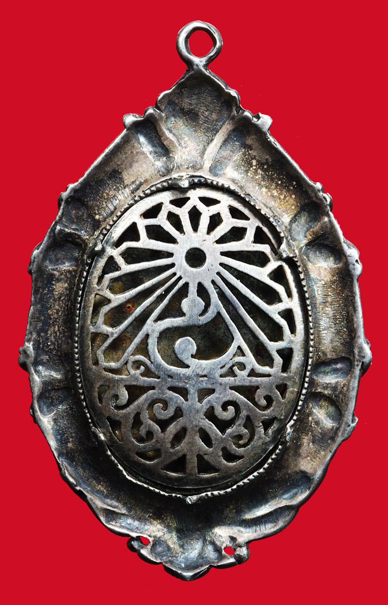 *36753 ล็อกเก็ตเเมงกาไซด์ เลี่ยมเงินในหลวงรัชกา่ลที่ 5 ขนาดใหญ่ 5