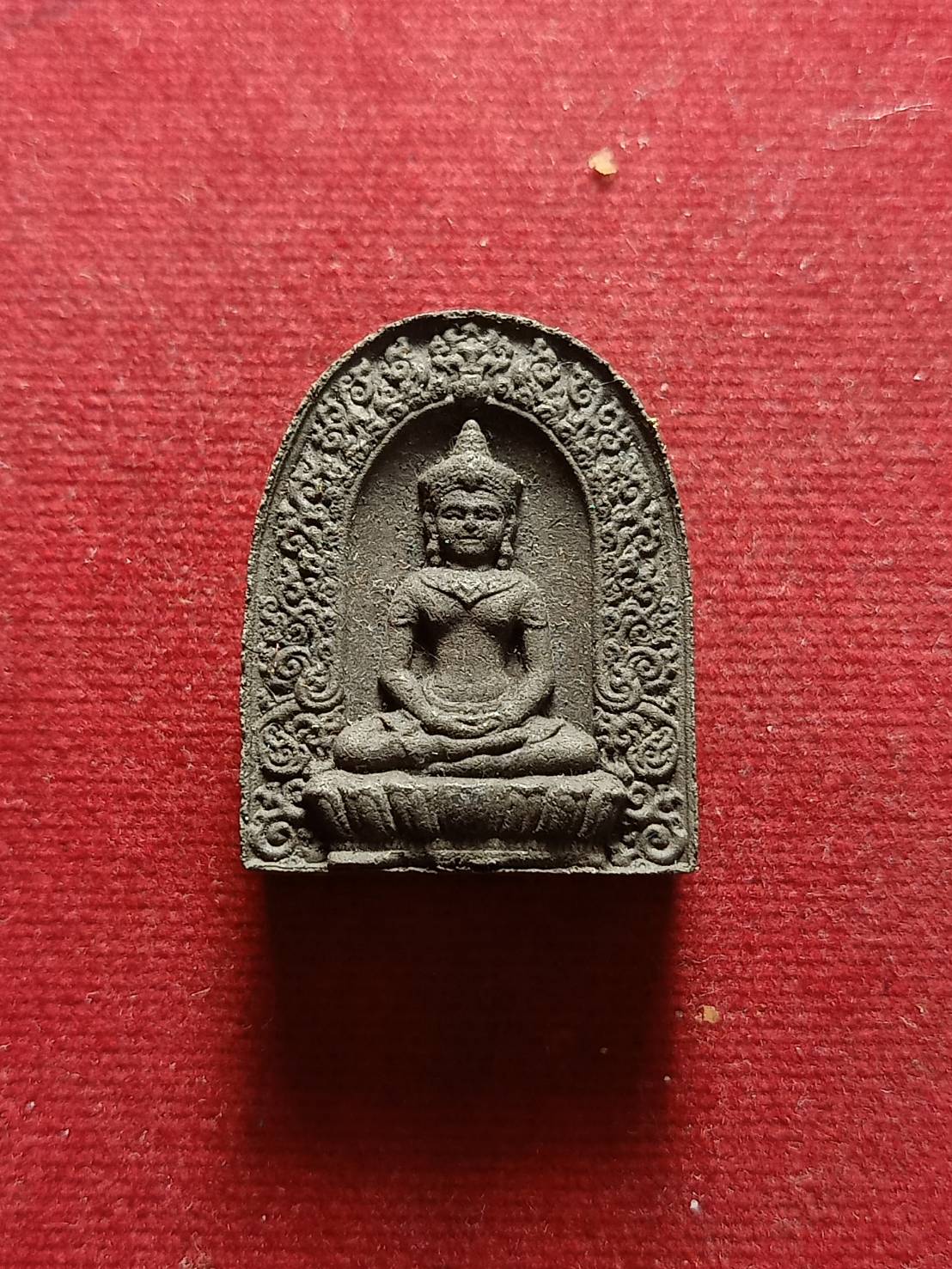 พระซุ้มกอเงินล้าน พระครูปลัดวิชัย วัดสันติวิหาร จ.สระบุรี พร้อมกล่อง (SKU-05203)