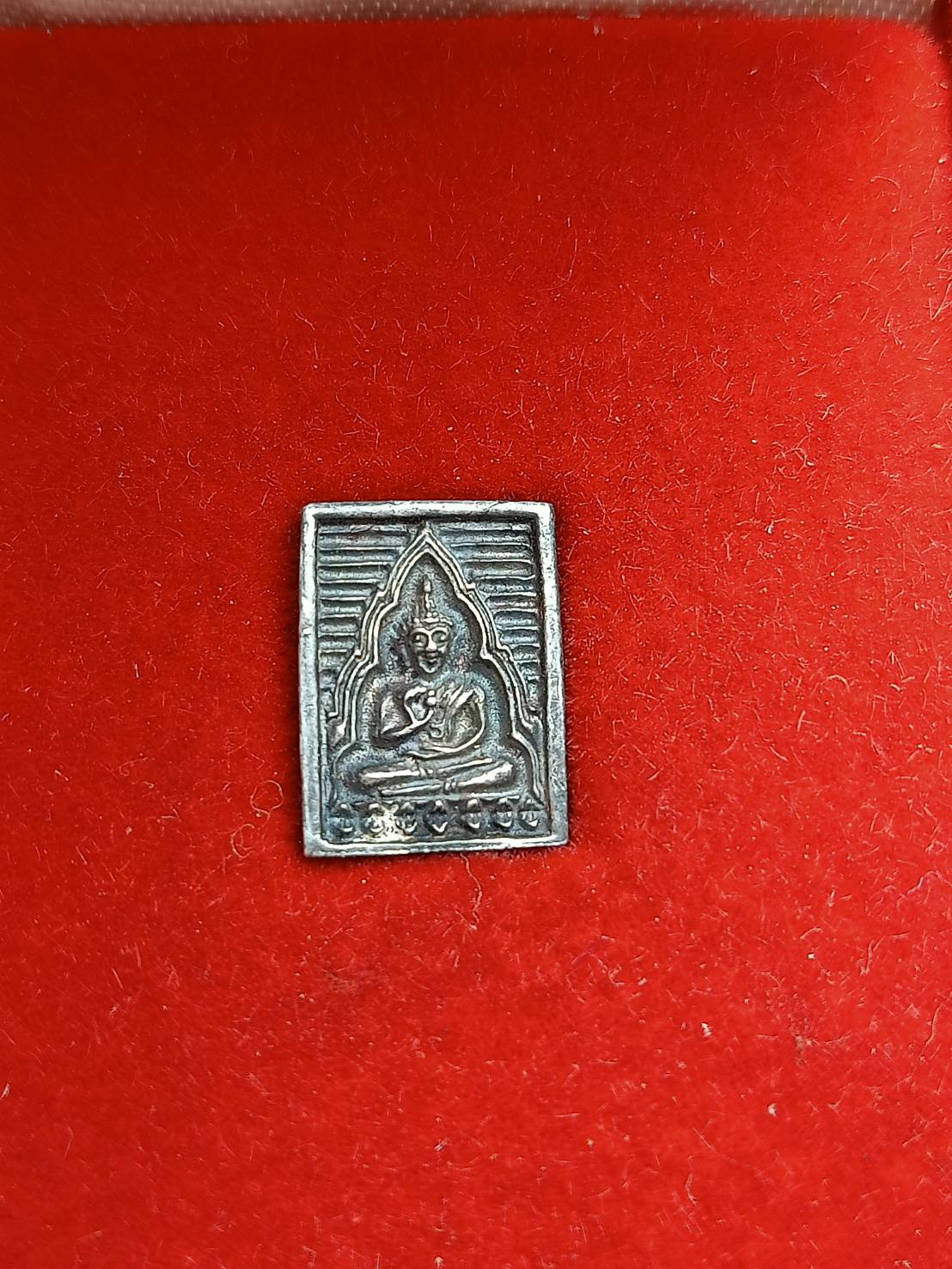 พระของขวัญเนื้อเงิน รุ่นซื้อที่ดินถวาย วัดปากน้ำ กทม. ปี 2534 พร้อมกล่อง (SKU-07965)