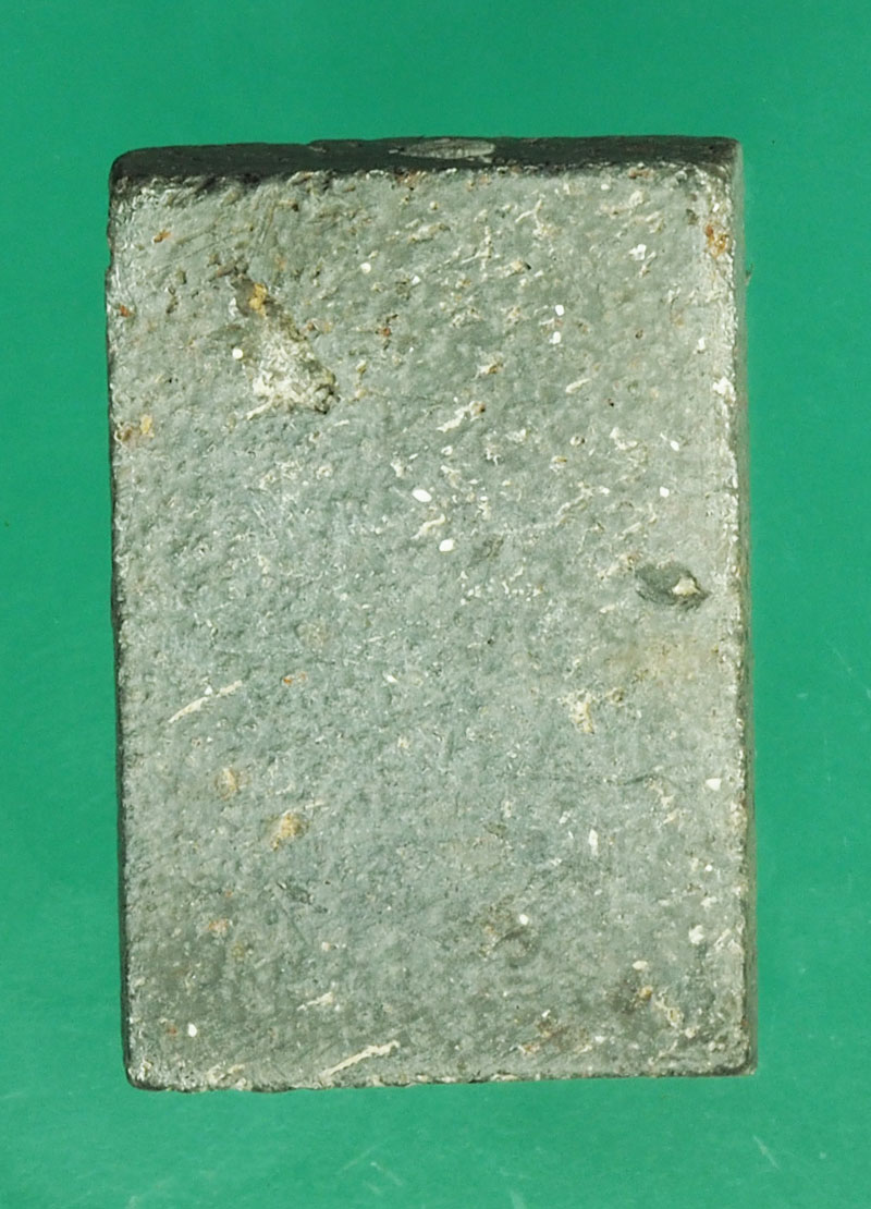 *29124 พระหลวงพ่อผาด วัดดงตาลทรงสิงห์ เนื้อดิน (เนื้อเทาดำ นิยม) 13