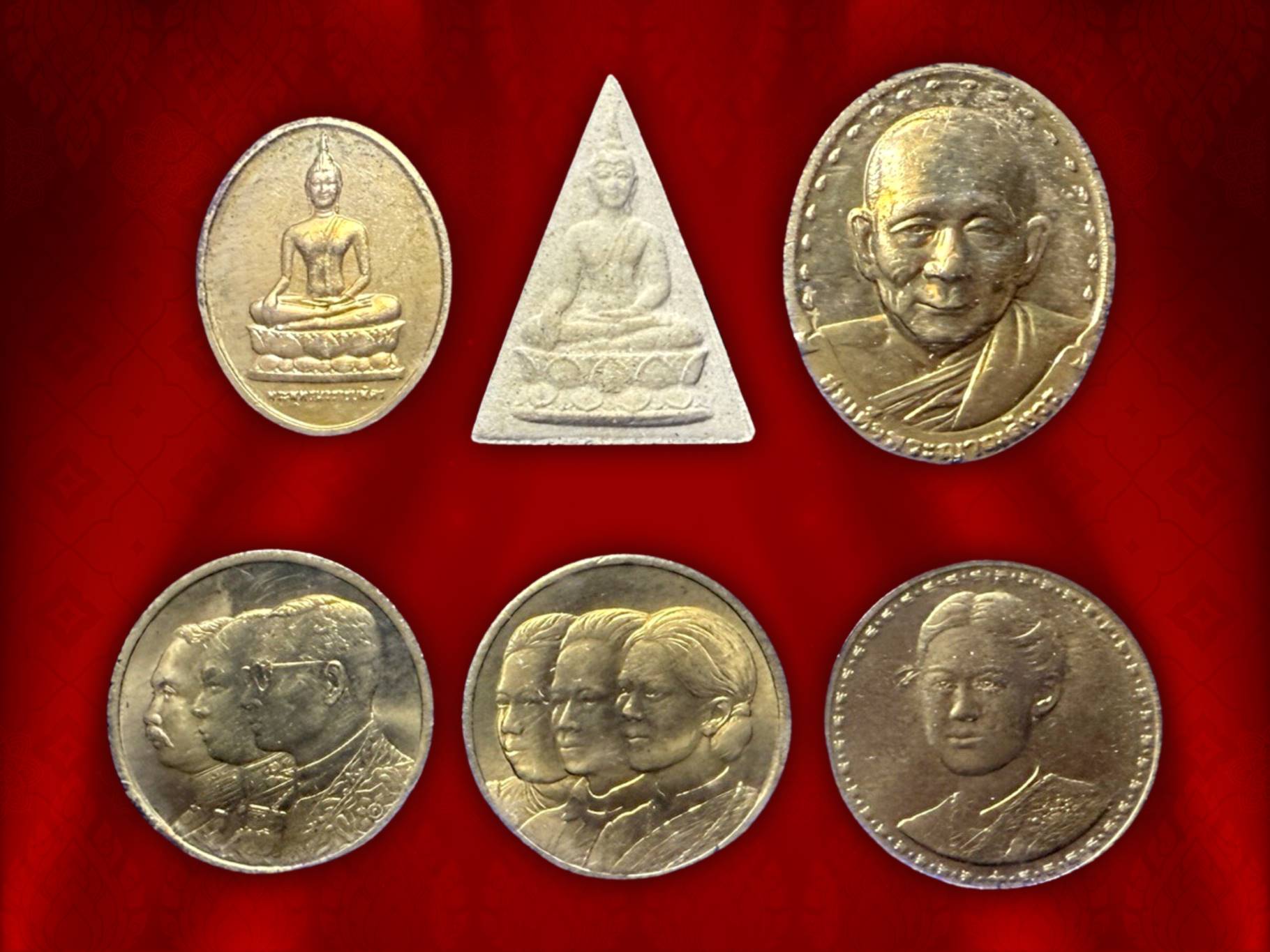 ชุดมงคลสักการะ 72 ปี ร.พ. จุฬาลงกรณ์ 6 รายการ ชุดกรรมการ มาพร้อมกล่อง ปี 2529 จุฬาลงกรณ์ สภากาชาดไทย พระดี พิธียิ่งใหญ่ 3 ครั้ง 3 วาระ พร้อมกับพระกริ่งปวเรศ 2530 ครับ สมเด็จพระสังฆราช วัดบวรนิเวศทรงอธิฏฐานจิต พร้อมพระเกจิคณาจารย์ และพระวิปัสสนาจารย์ ทั่วป