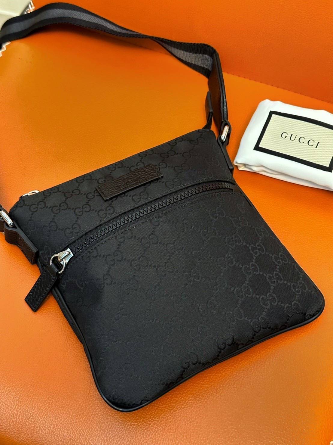New GUCCI GG Guccissima Messenger