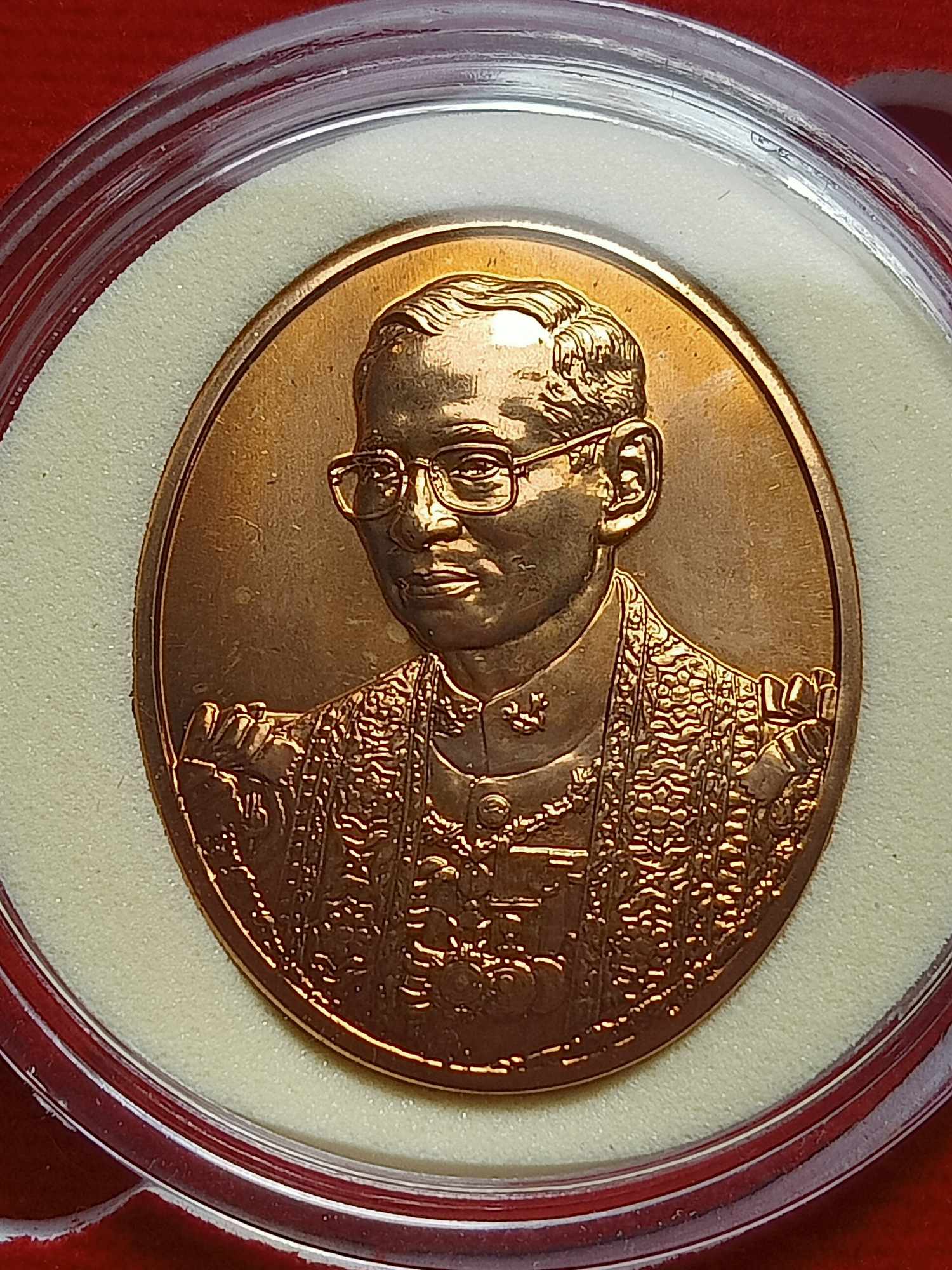 เหรียญ ร.9 ที่ระลึก 100 ปี โรงพยาบาลจุฬาลงกรณ์ ปี 2557 (SKU-03769)