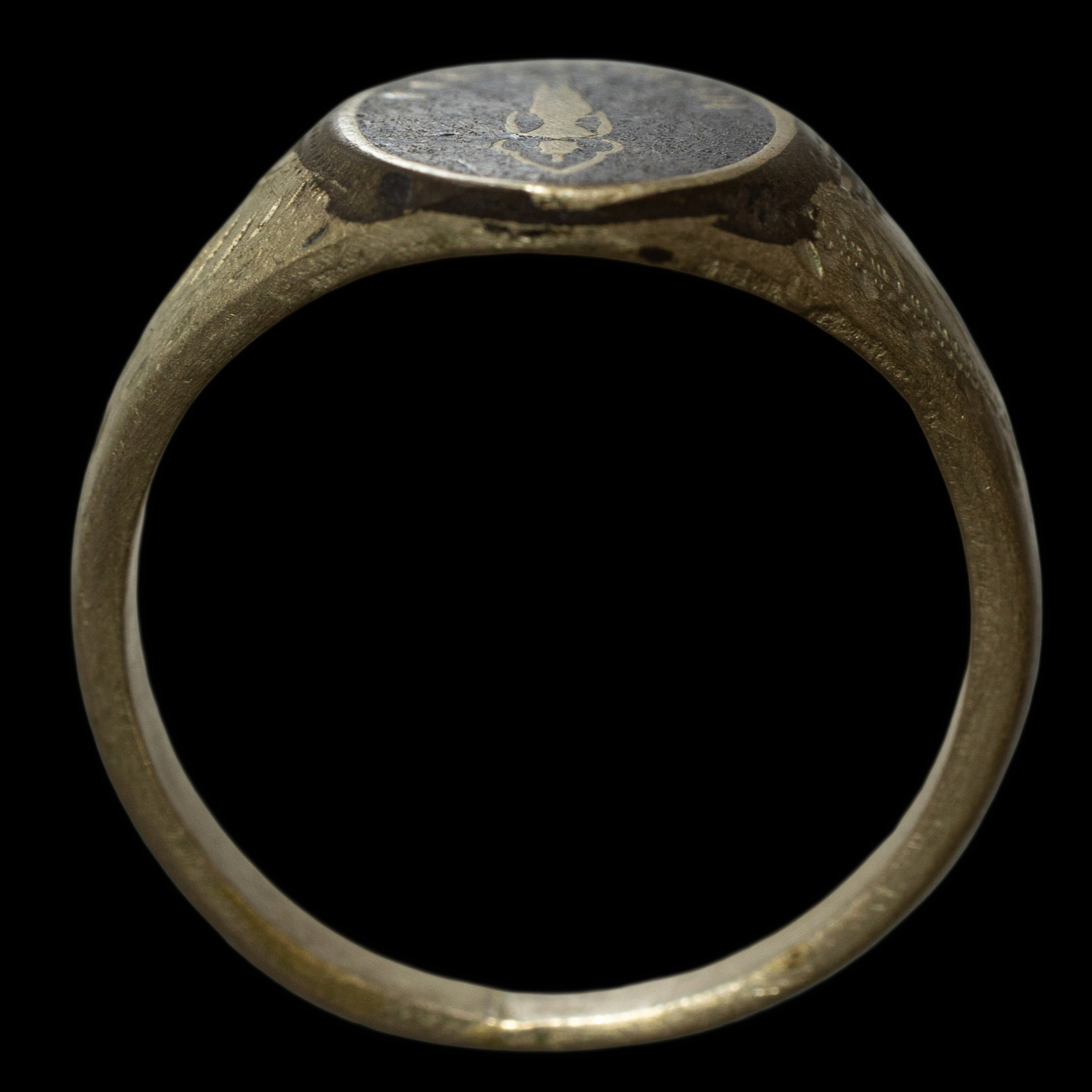 แหวนพระพุทธฉาย หน้าเงินลงถม จังหวัดสระบุรี ปี 2500