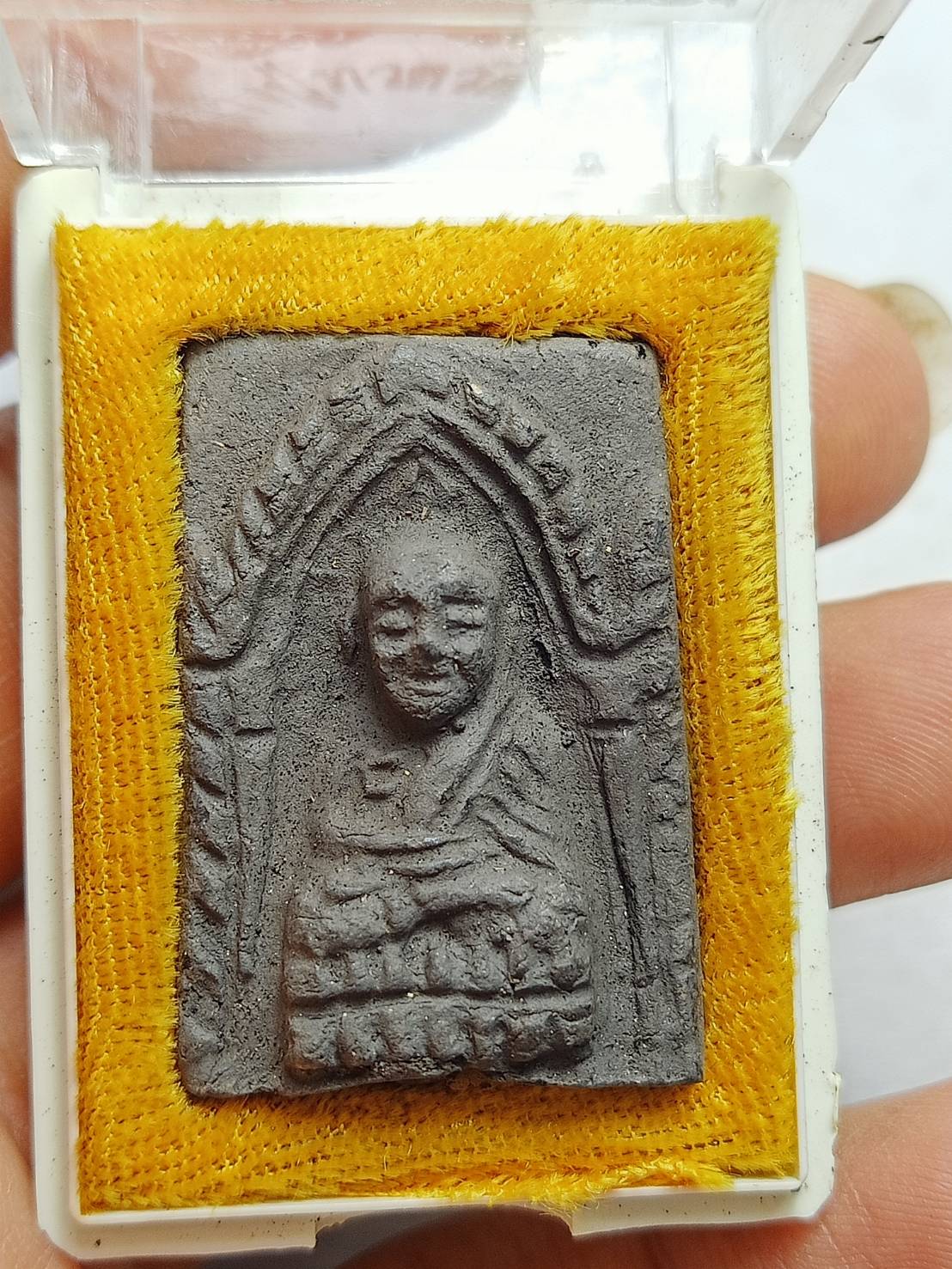 พระผงหลวงปู่ทวด รุ่นอภินิหาร วัดช้างไห้ จ.ปัตตานี (สร้างที่วัดเมืองยะลา) พร้อมกล่อง (SKU-07169)