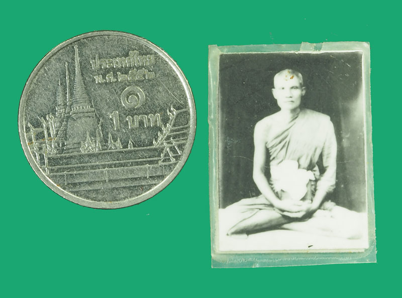 *35440 รูปถ่ายหลวงพ่อเงิน วัดบางคลาน หลังหลวงพ่อพิธ วัดฆะมัง พิจิตร ไม่ทราบปี 53