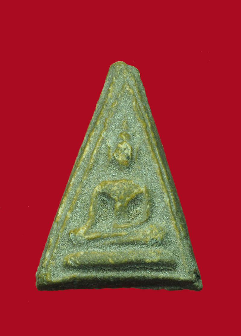 *30944 พระนางสามเหลี่ยมเนื้อผงน้ำมัน หลวงพ่อกวย วัดโฆษิตราราม ปี 2513 -2516 ชัยนาท(มีในหนังสือหลวงพ่อกวย) 27