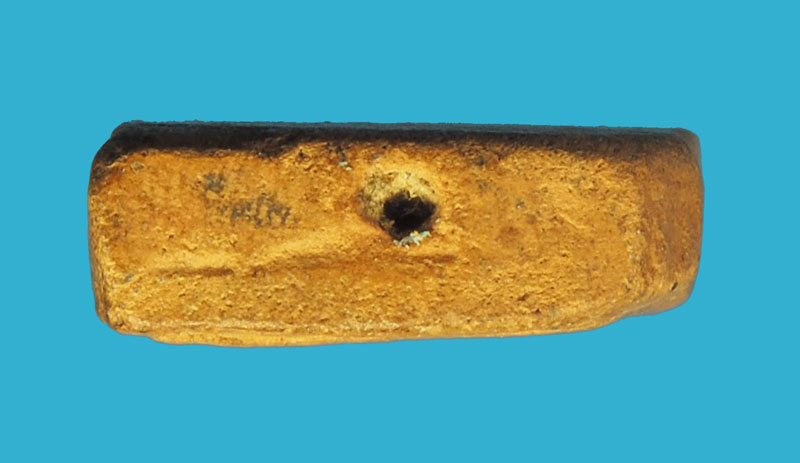 พระโชว์ไม่ได้ขาย *33192 พระหลวงพ่อโบ๊ย วัดมะนาว สุพรรณบุรี ทรงเต่า เนื้อดิน