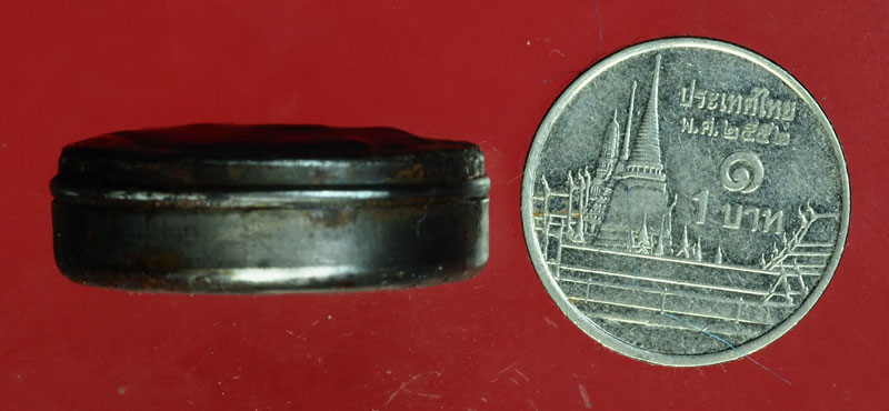 *30301 ตลับสีผึ้งเก่า ของหลวงพ่อทาบ วัดกระบกขึ้นผึ้ง ระยอง สภาพฝาล็อกติดแน่นเปิดไม่ได้ 12