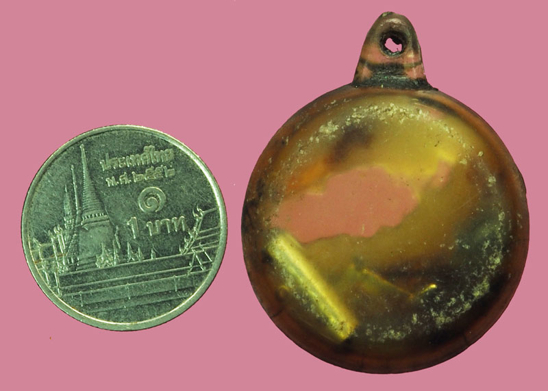 *37824 ตลับสีผึ้ง ขนาดห้อยคอ แบบนี้ หลวงพ่อจง หลวงพ่อกวย มีจัดสร้าง 3