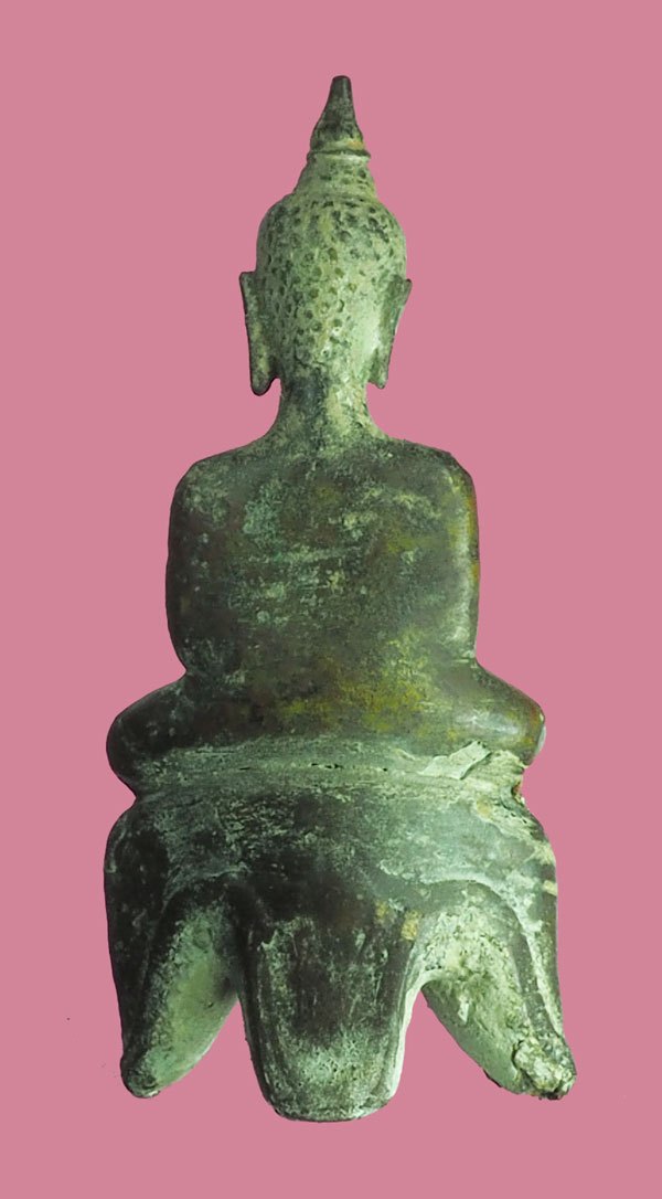 *39924 พระสมัยอยุธยา สามขา หน้าหวาน หน้าตักกว้าง 2 นิ้วสูง 4.5 นิ้ว เนื้อสัมฤทธิ์ รับประกันแท้ หายากจัดส่งตามองค์ในภาพครับ 2