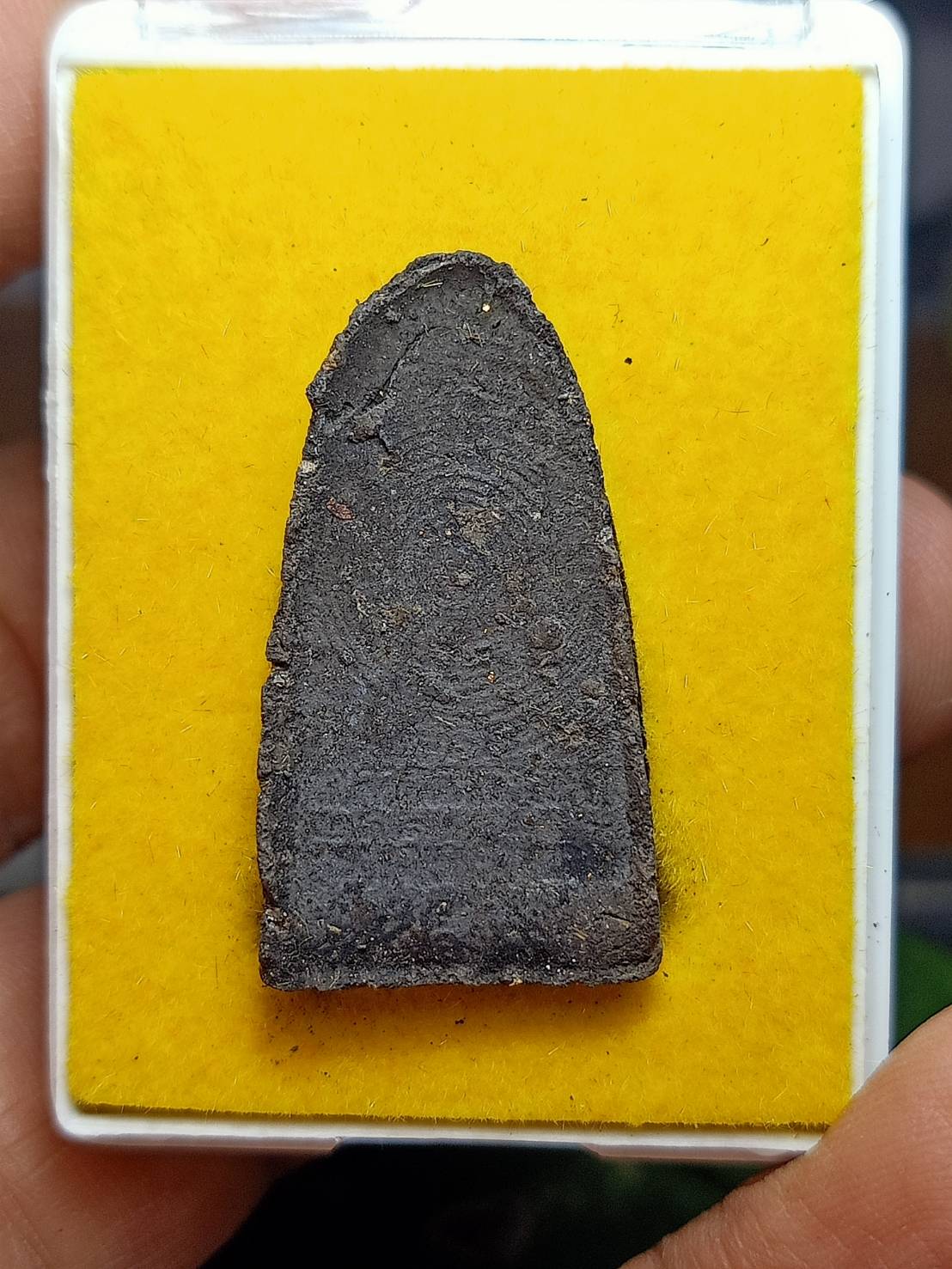 พระผงหลวงพ่อทวด วัดช้างให้ รุ่นปลอดหนี้ รวย รวย รวย จ.ปัตตานี ปี 2539 พร้อมกล่อง (SKU-07803)