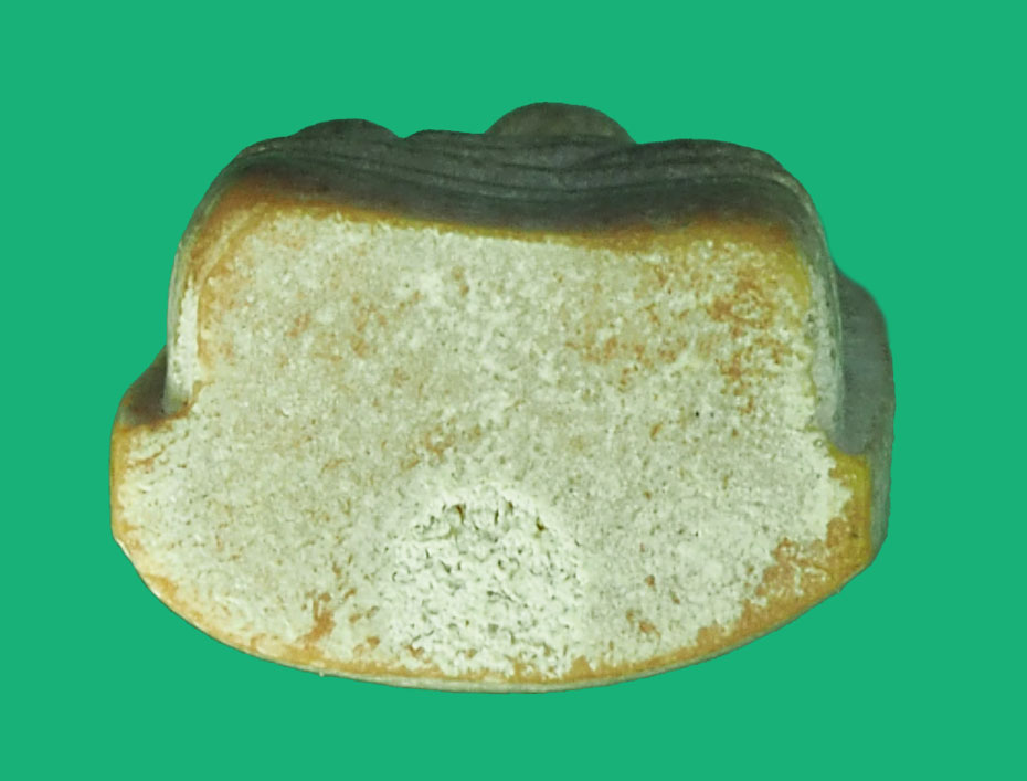 *35581 พระรอด หลังยันต์ หลวงพ่อแพ วัดพิกุลทอง สิงห์บุรี เนื้อผง 82