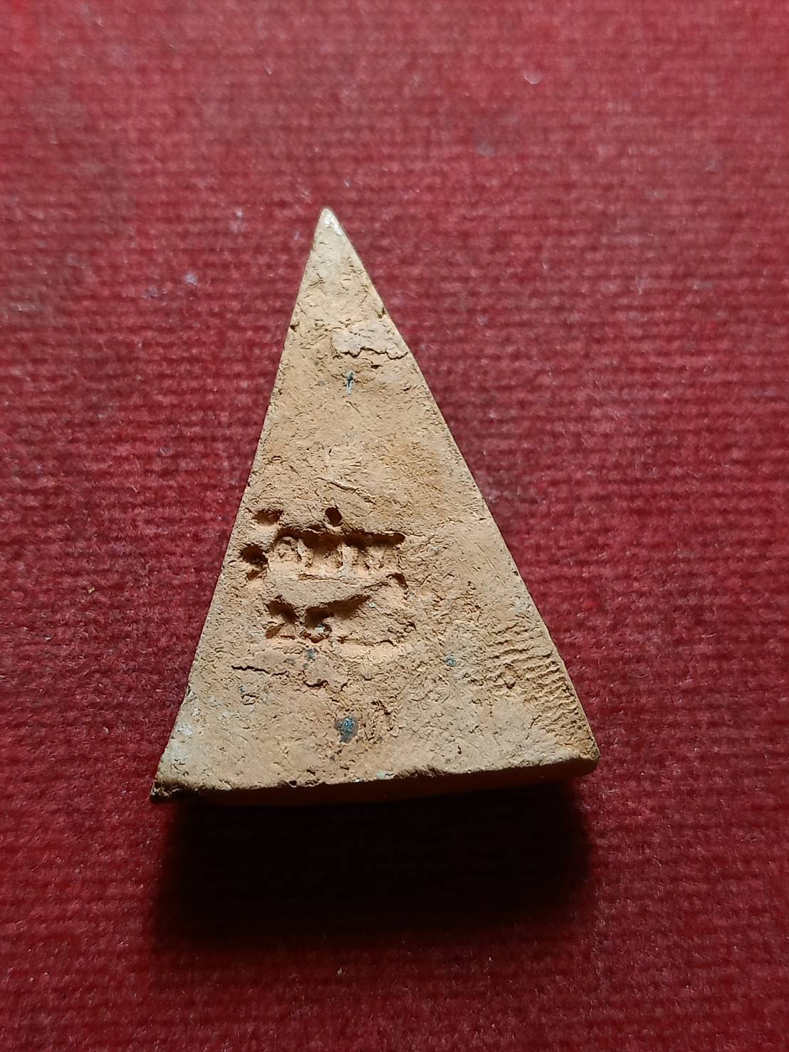 นางพญา หลวงพ่อฤาษีลิงดำ วัดท่าซุง จ.อุทัยธานี พ.ศ.2520 เนื้อดินเผา (SKU-08585)