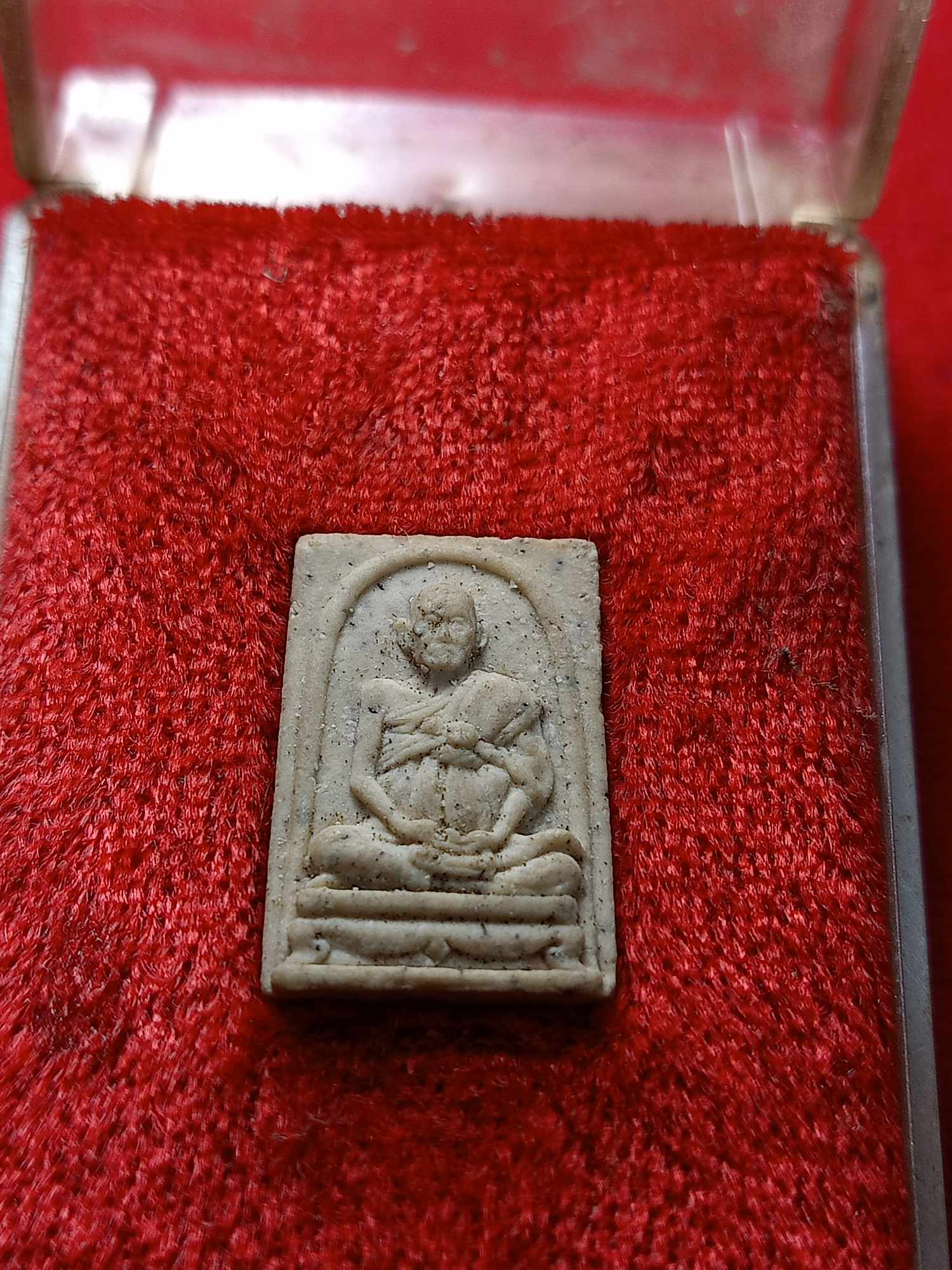 พระสมเด็จอนุสรณ์ 122 ปี สมเด็จพระพุฒจารย์โต วัดระฆังโฆสิตาราม กทม. ปี 2537 พร้อมกล่อง (SKU-04775)