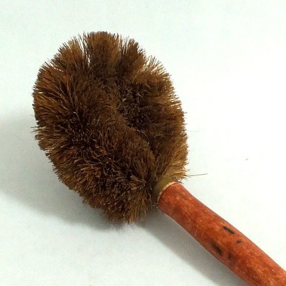 แปรงล้างห้องน้ำขนแดงด้ามไม้แชลค ขายส่ง(ราคารวมแวท)(มัด:12อัน) ล้างห้องน้ำ แปรงขัดส้วม แปรงขัดห้องน้ำ {2301304901}