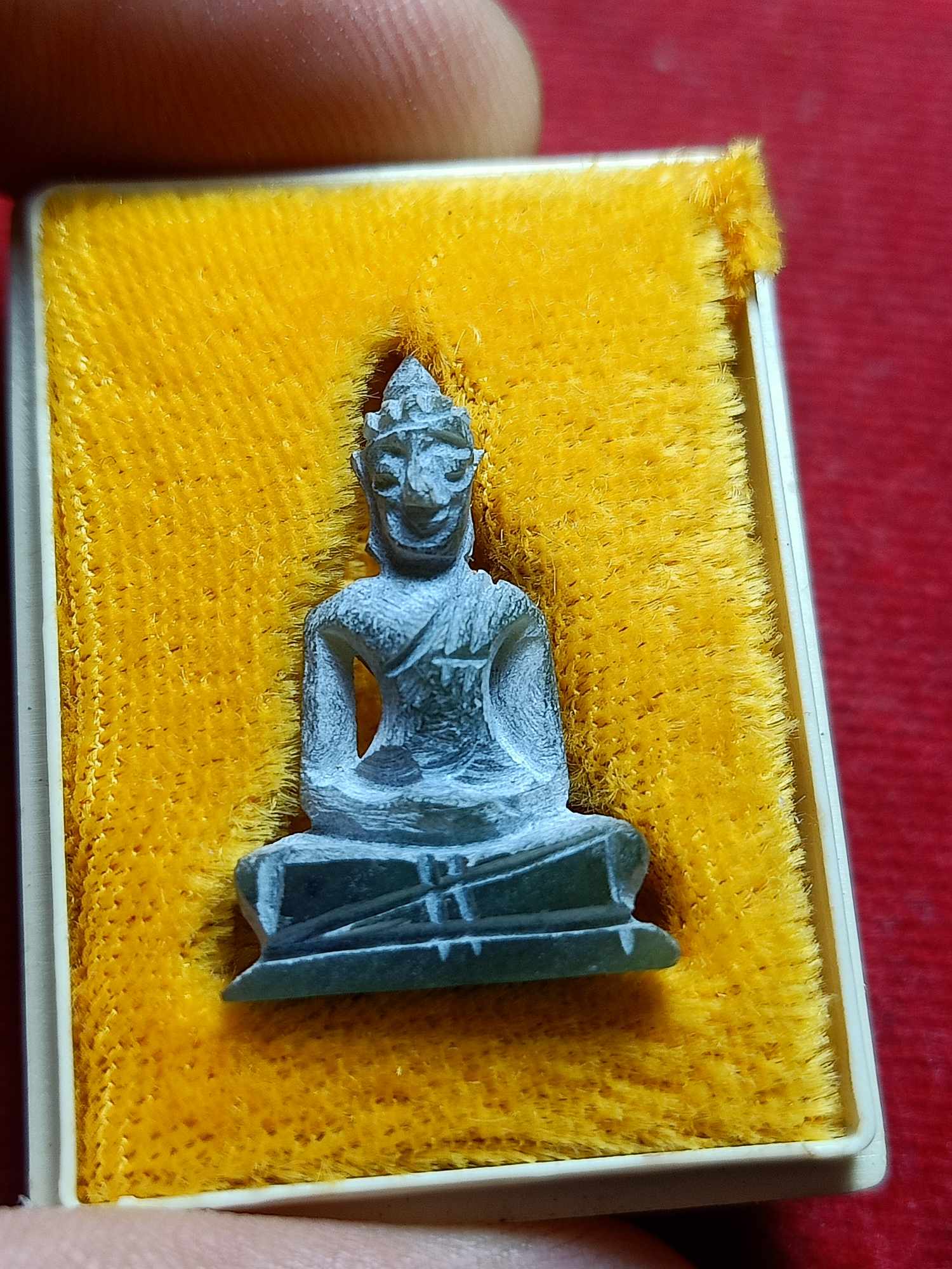 พระหยกหลวงพ่อวิริยังค์ รุ่นรุ่งเรือง ร.ศ. 40 ปี วัดธรรมมงคล กทม. ปี 2539 พร้อมกล่อง (SKU-03706)