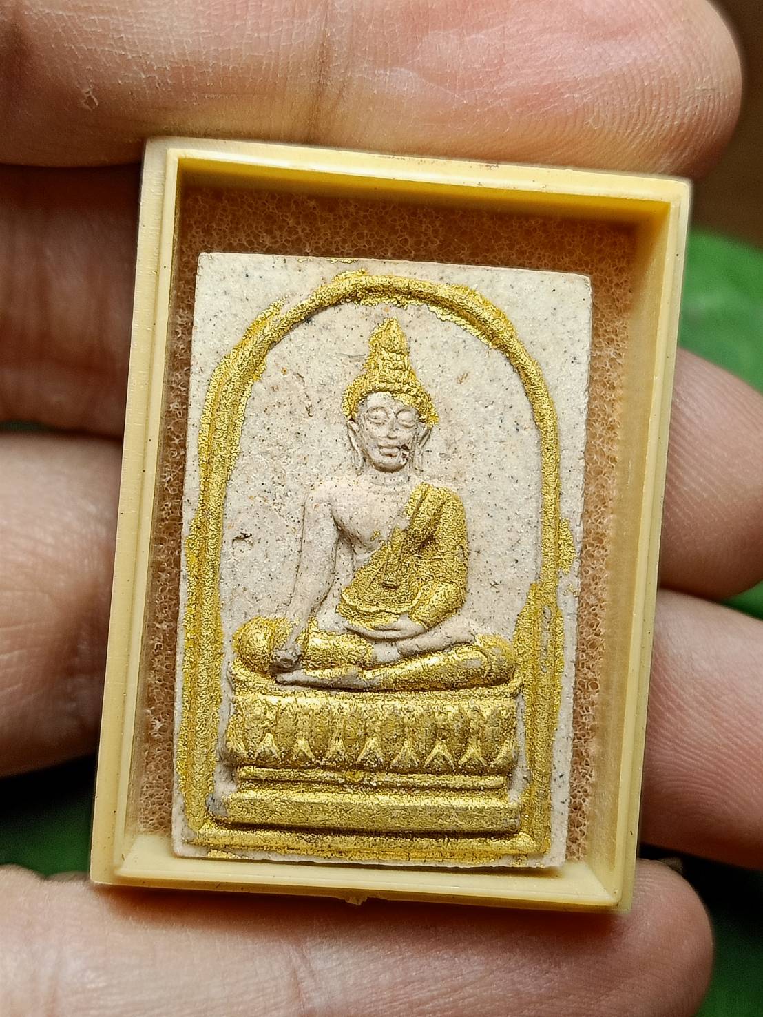 พระผงหลวงพ่อปู่ วัดโกรกกราก จ.สมุทรสาคร ปี 2534 พร้อมกล่อง (SKU-07806)