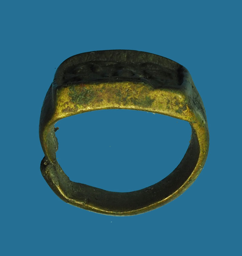 *31167 แหวนทองเหลืองหล่อโบราณ พระพุทธข้างยันต์สภาพตัววงแหวนขาด เก่าไม่ทราบที่ 12