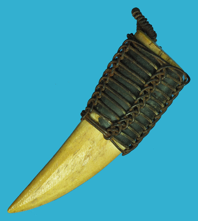 ขายแล้ว*37353 เขี้ยวเสื้อถักลวดเก่า ไม่ทราบที่และปีสร้าง 12