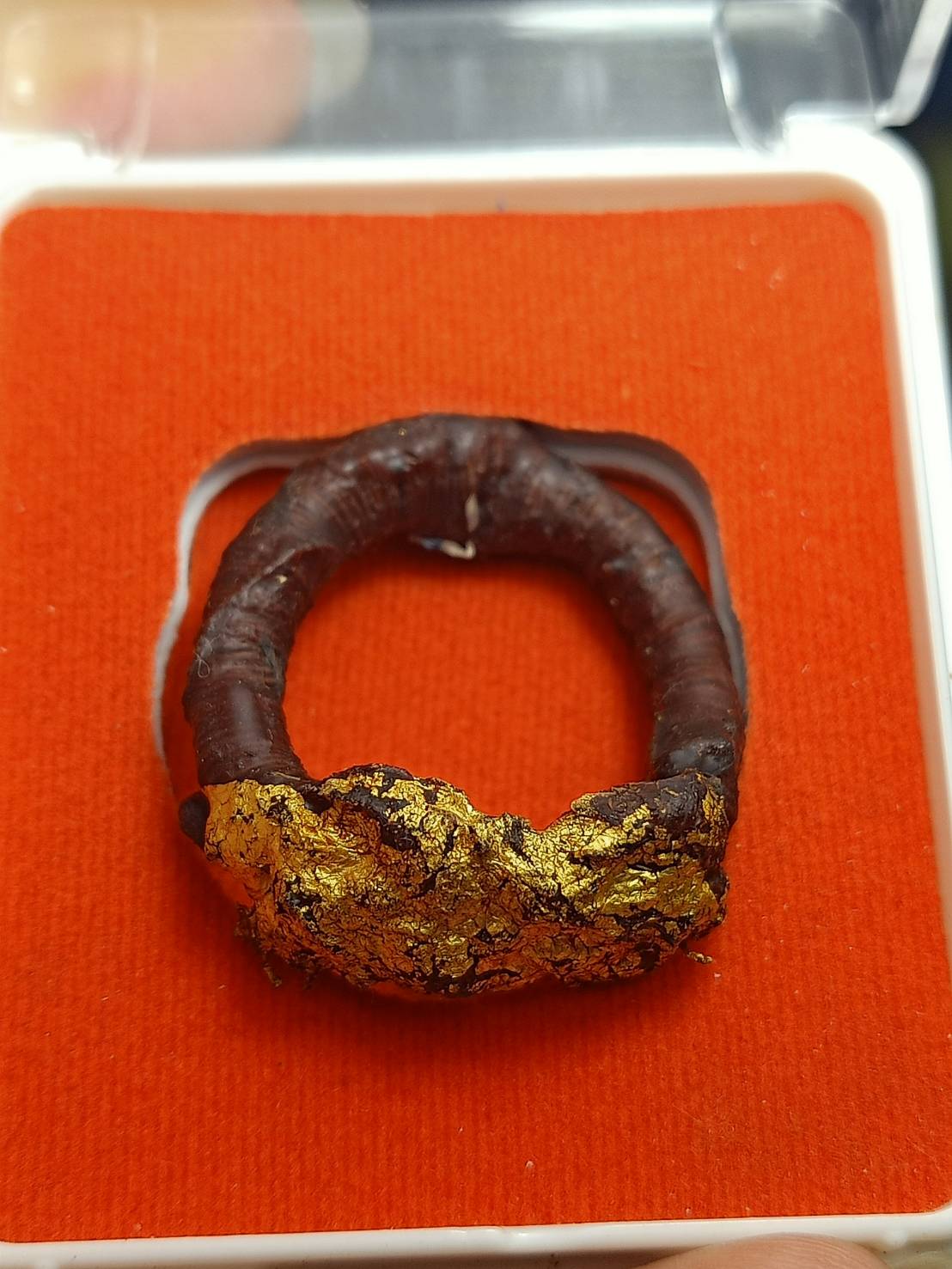 แหวนผูกพระพิรอด (ยอดทุกเรื่อง) ลงรักผสมผงยา วันดอนศาลา จ.พัทลุง ปี 2557 พร้อมกล่อง (SKU-07114)