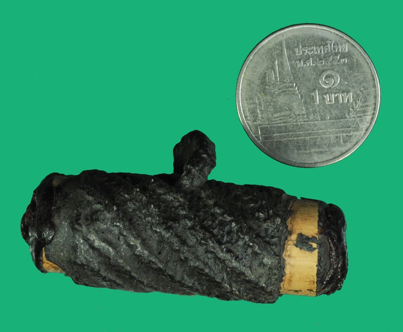 *40409 ตะกรุดใบลานม้วนลงรัก พอมีอายุ ไม่ทราบที่และปีสร้าง 12