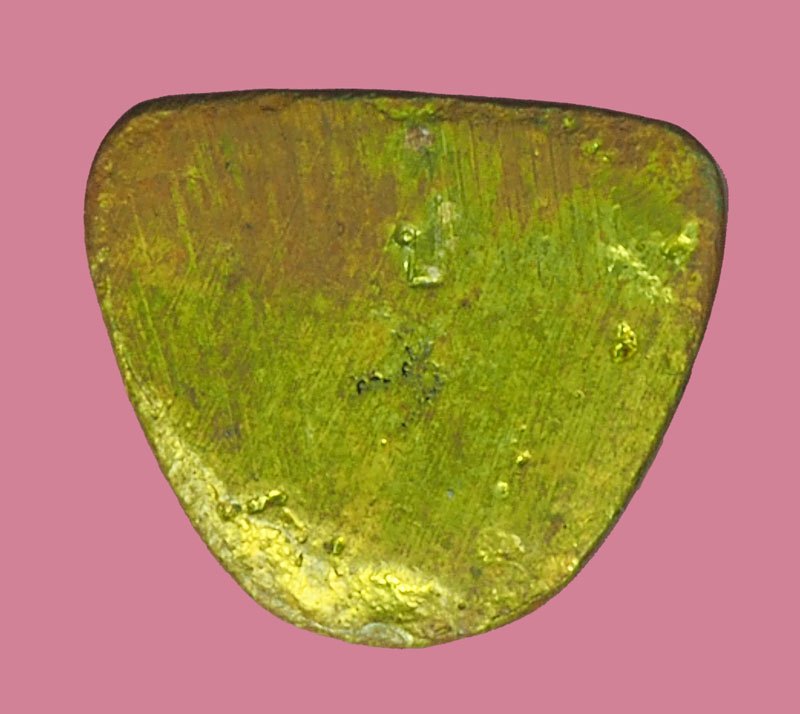 *39037 รูปหล่อหลวงพ่อนิ่ม รุ่น 1 ใต้ฐานโค๊ต ป ไม่ทราบที่ เนื้อทองเหลือง 8