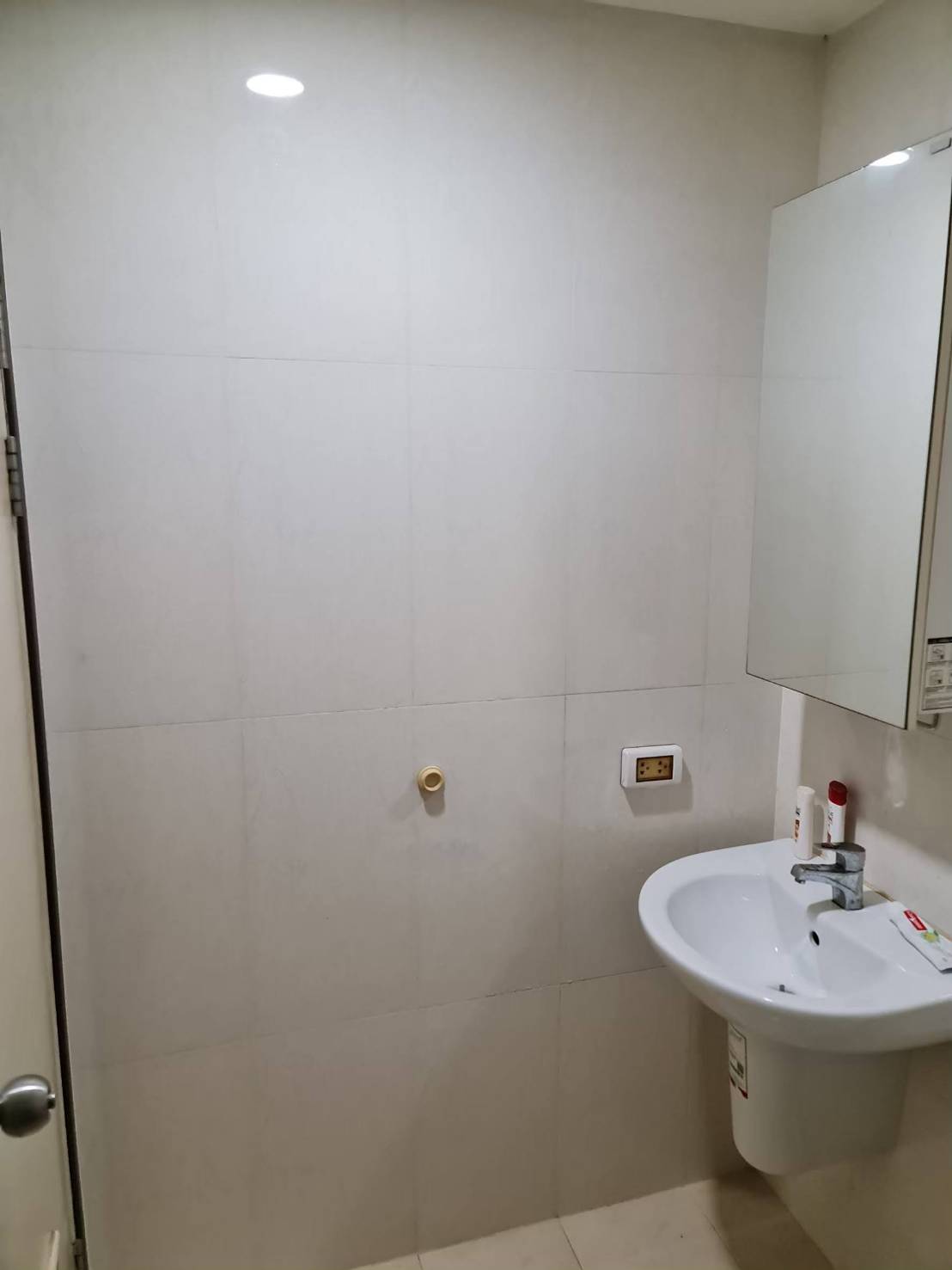 ขาย (For Sale) คอนโด : iCondo Sukhumvit 103 วิวสระว่ายน้ำ 1 ห้องนอน 1 ห้องน้ำ 31.92 ตรม.