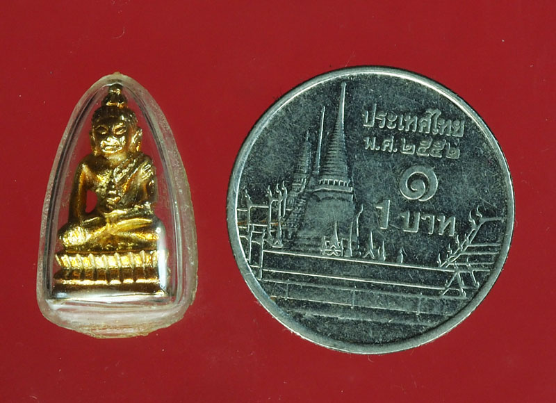 *28853 พระชัยวัฒน์ ไม่ทราบที่และปีสร้าง เลี่ยมพลาสติกเก่าๆ 7