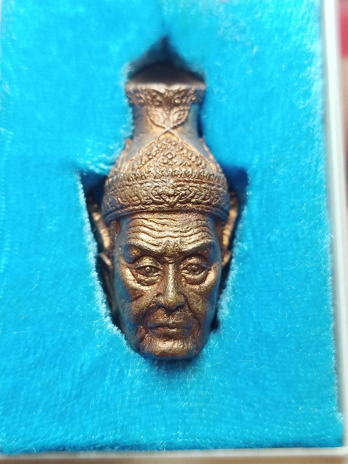 เศียรพ่อแก่เพชร พระอาจารย์แจ้ วัดน้อมประชาสรรค์ จ.อยุธยา ปี 2563 พร้อมกล่อง (SKU-07604)