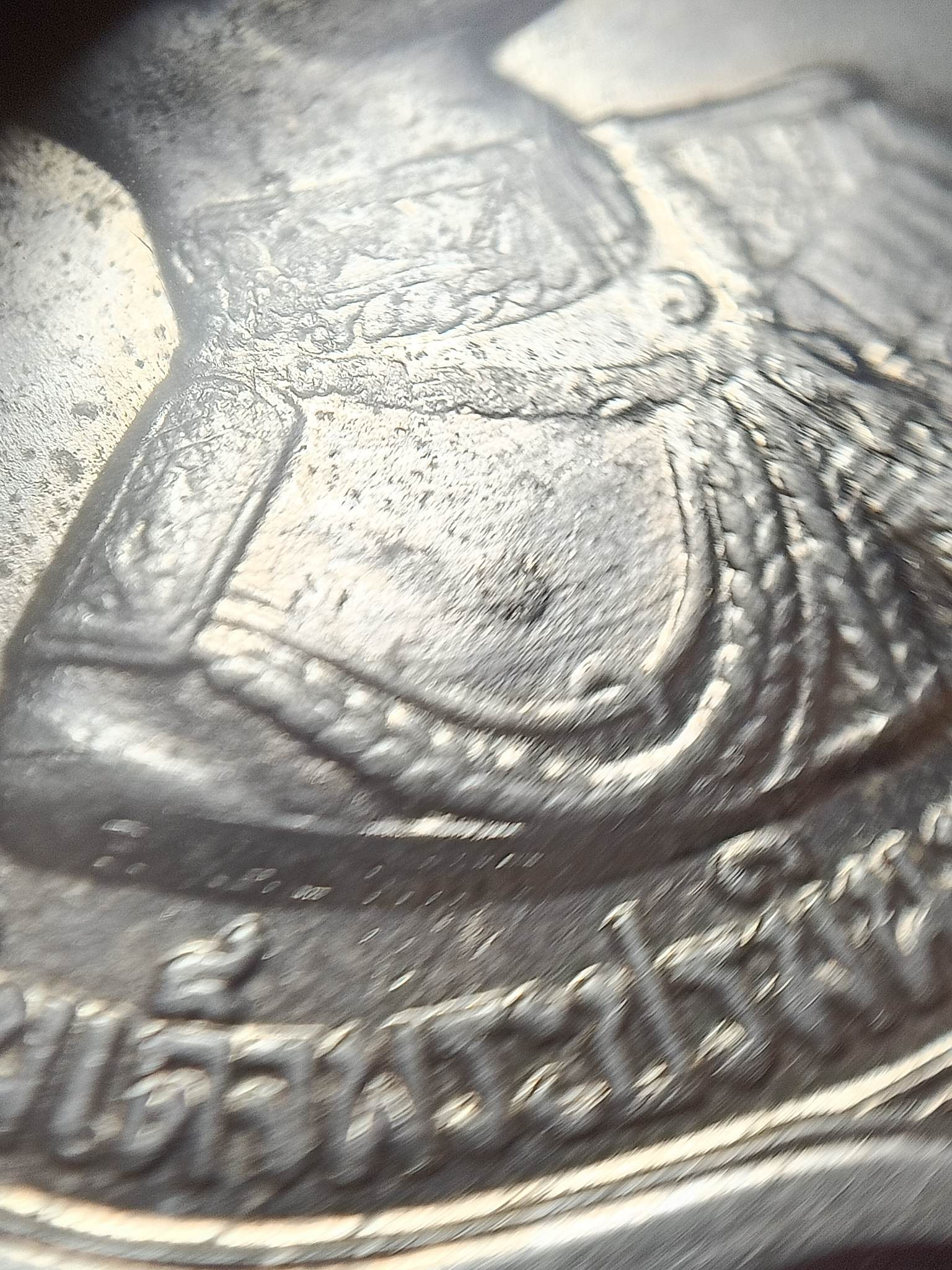 เหรียญในหลวง ร.9 บล็อกวงเดือน รุ่นอนุสรณ์มหาราช ครบ 5 รอบ ปี 2506 (SKU-01909)