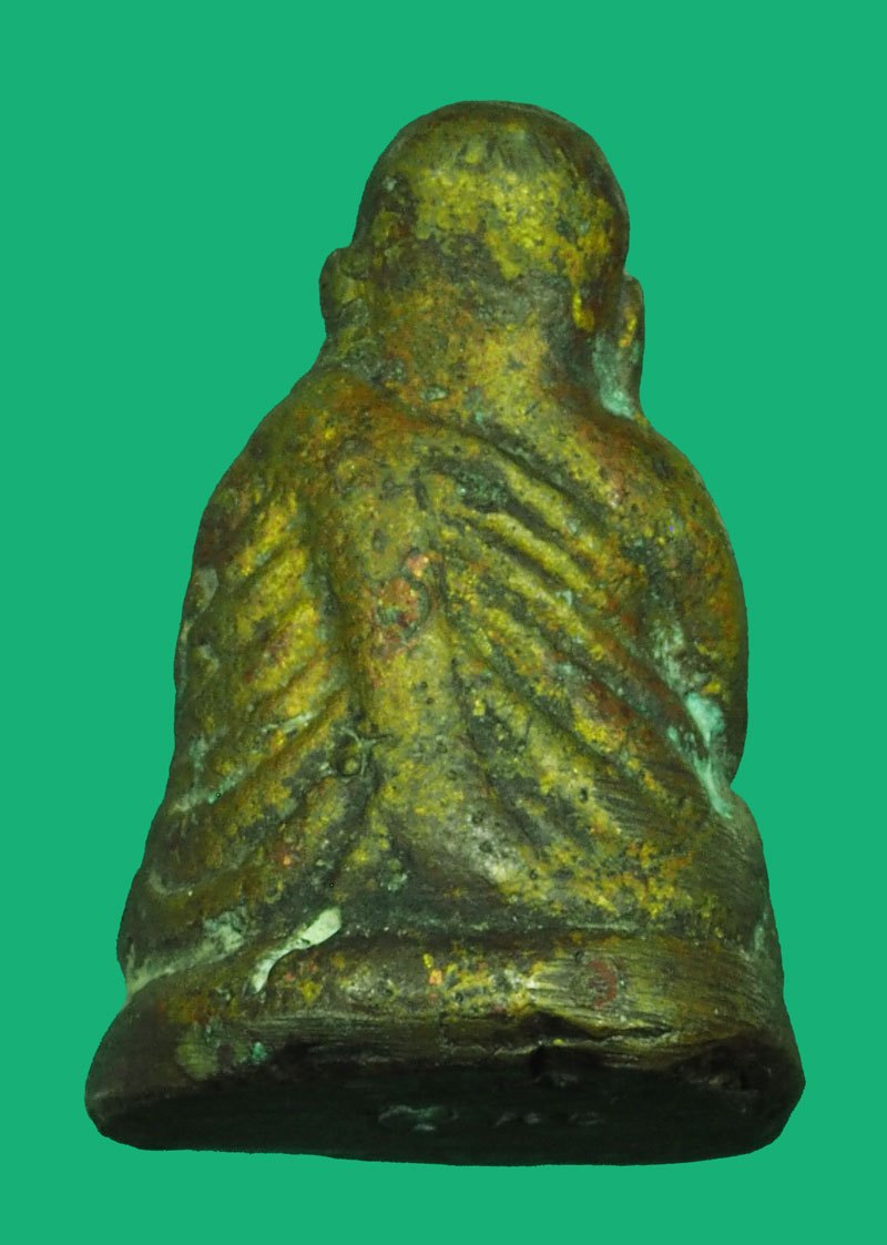 *40114 พระรูปหล่อหลวงพ่อเงิน ใต้ฐาน โค๊ต วป ไม่ทราบที่และและปีสร้าง เก่าพอมีอายุ 8