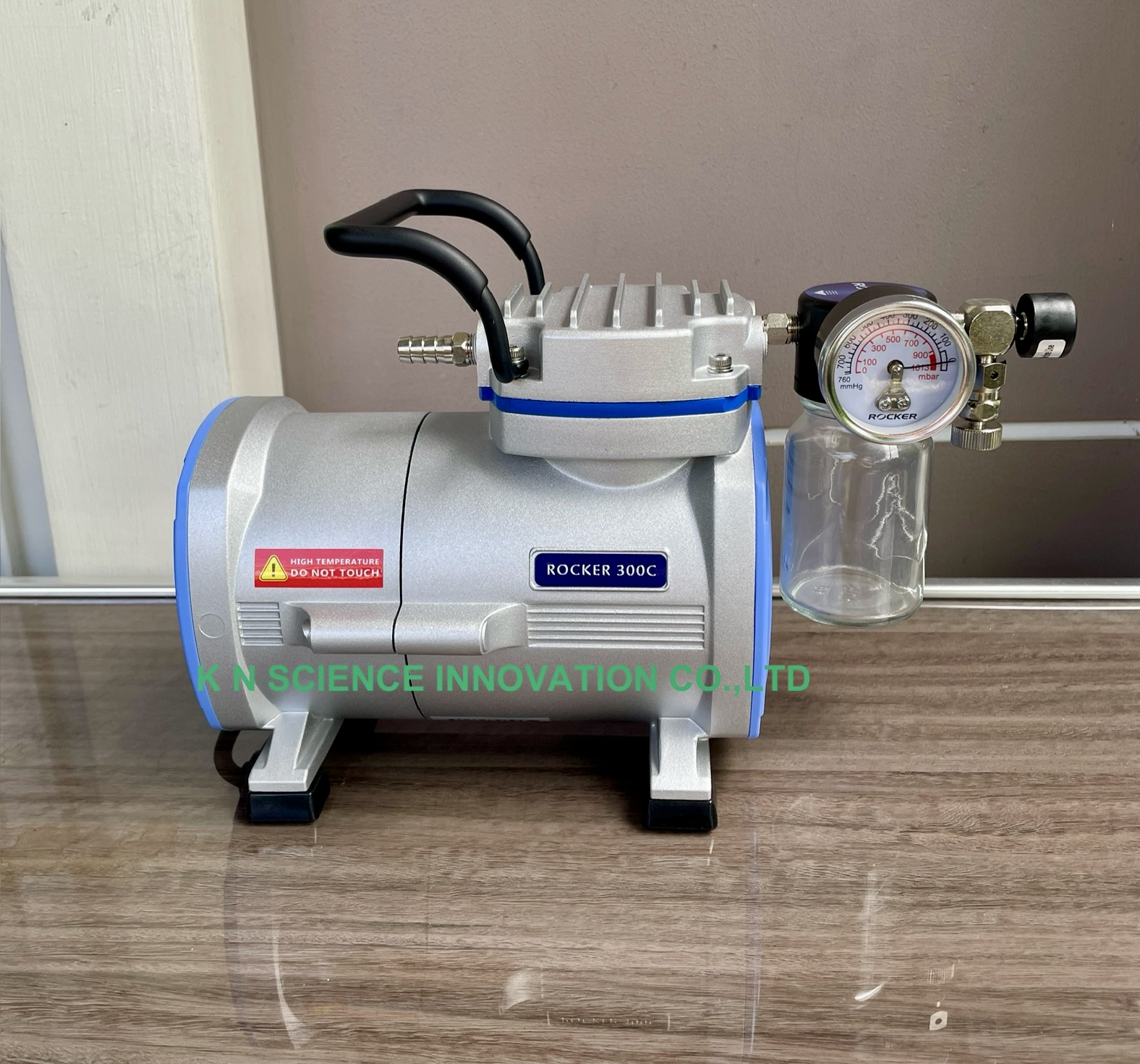 ปั๊มสูญญากาศ Vacuum Pump รุ่น ROCKER 300C (PTFE Coated Vacuum Pump) ยี่ห้อ ROCKER ประเทศไต้หวัน 189300-22