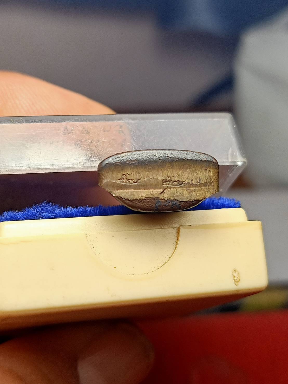 รูปหล่อหลวงพ่อสารันต์ เนื้อนวะ วัดดงน้อย จ.ลพบุรี รุ่นสร้างอาคารเรียนวัดดงน้อย ปี 2541 พร้อมกล่อง (SKU-08476)