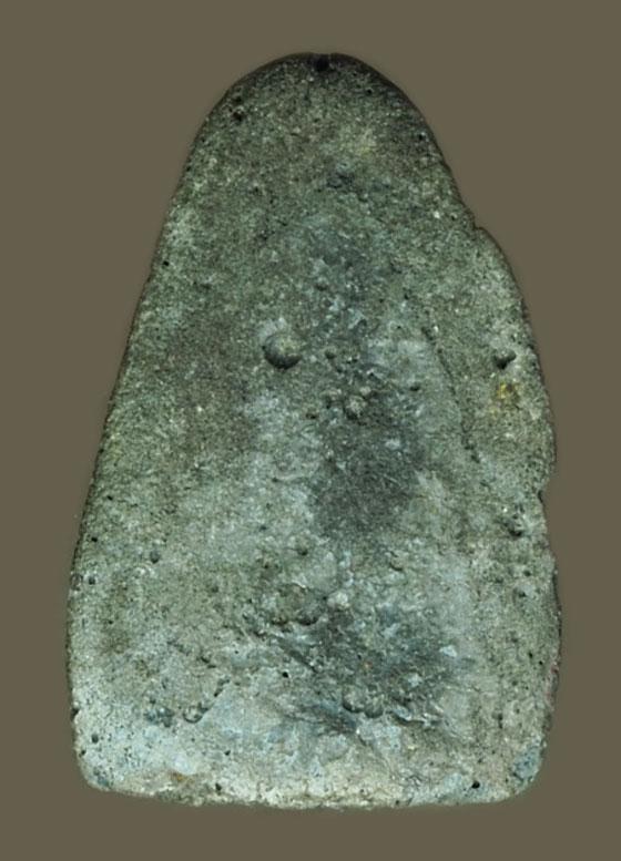 *40452 พระชัยวัฒน์ครึ่งซีก(พิมพ์วัดแหลมฟ้าผ่า) เจ้าคุณศรีฯ วัดสุทัศน์ ปี2495 เนื้อผงใบลาน 9.1