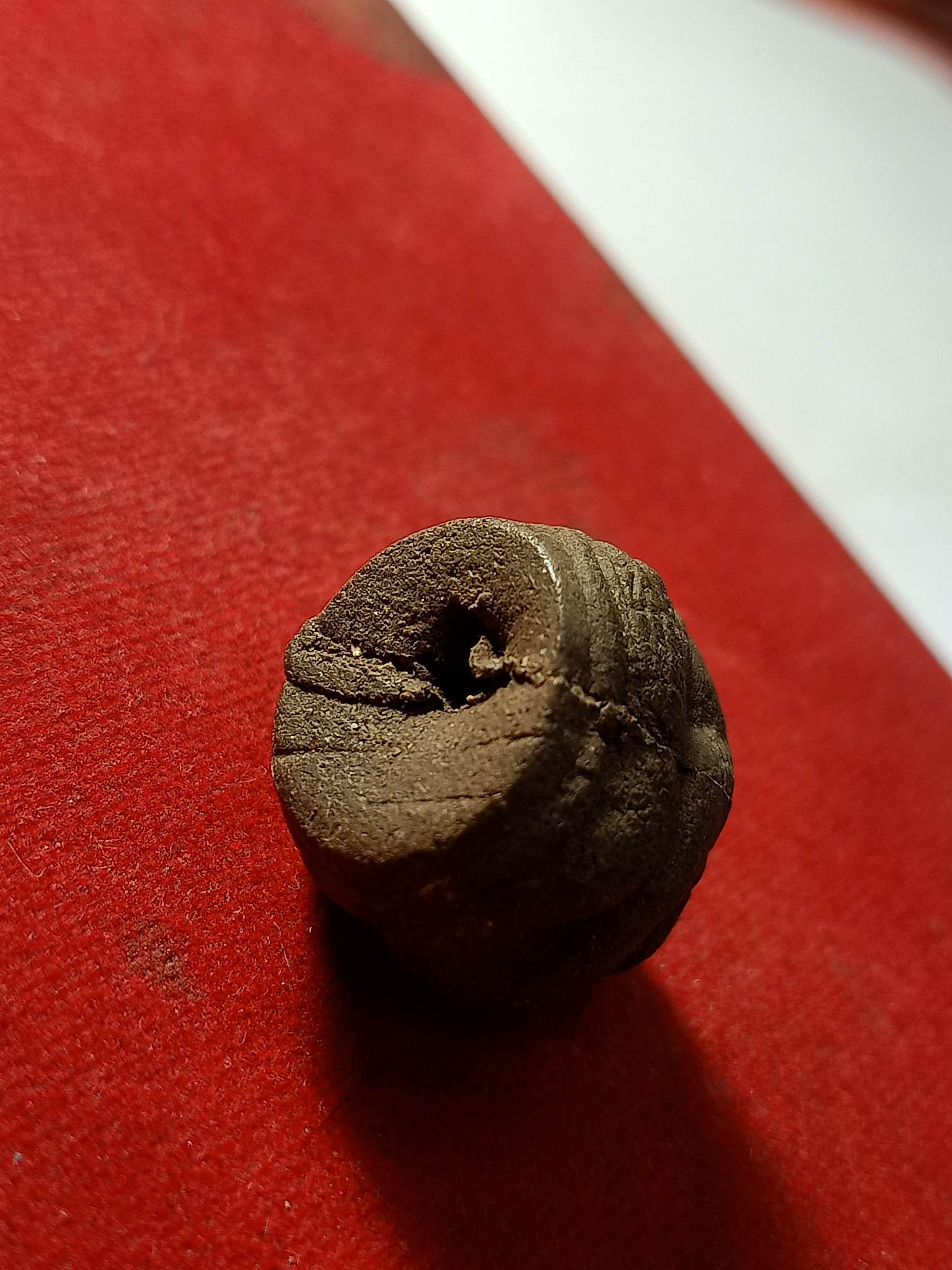 ราหูอมจันทร์ เนื้อดิน หลวงพ่อเกลี้ยง วัดเนินสุธาวาส จ.ชลบุรี (SKU-02581)